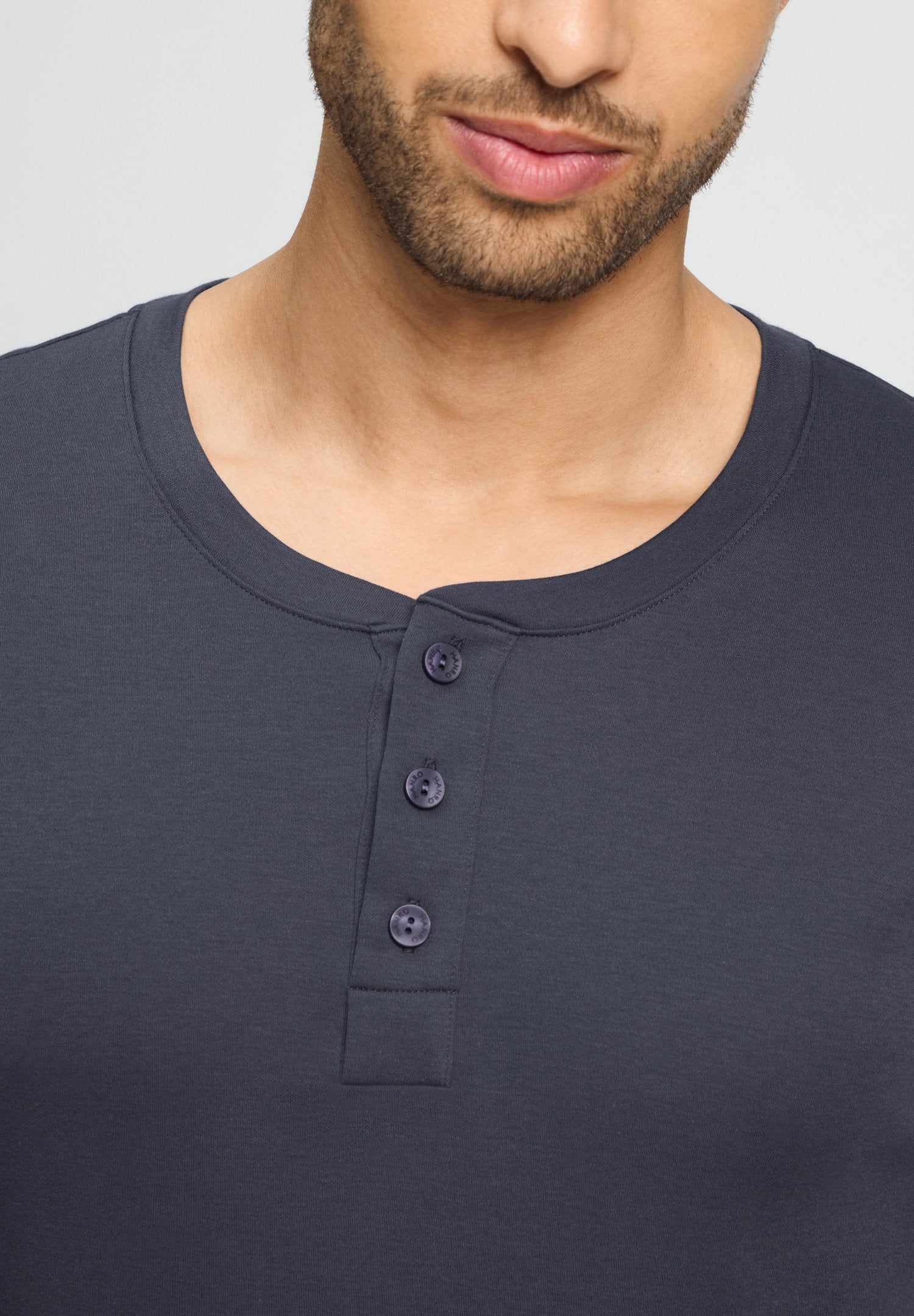 hanro-cozy-comfort-henley-shirt-stormy-gray-baumwolle image 7