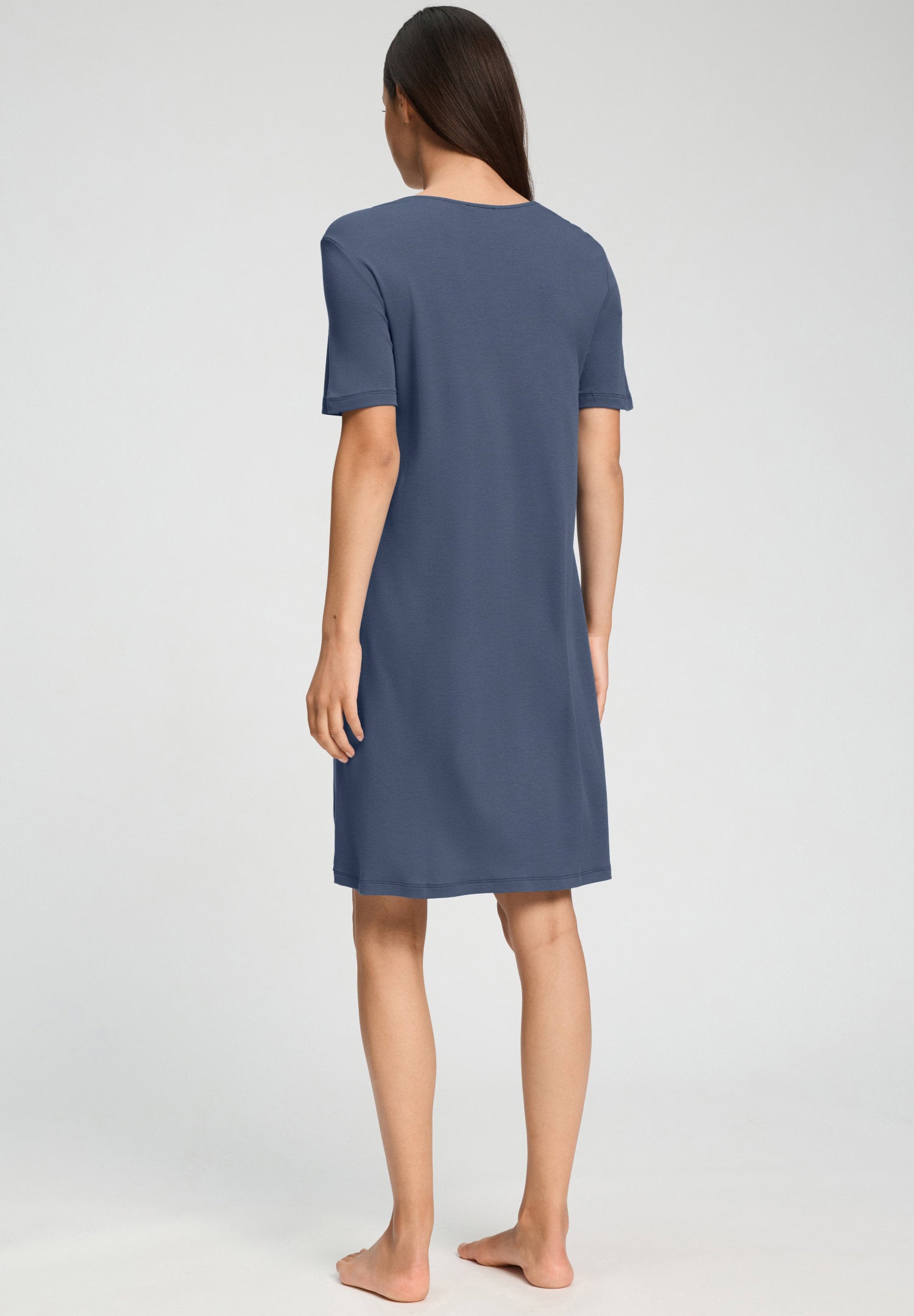 hanro-tyra-nachthemd-kurzarm-100cm-vintage-indigo-seide image 4