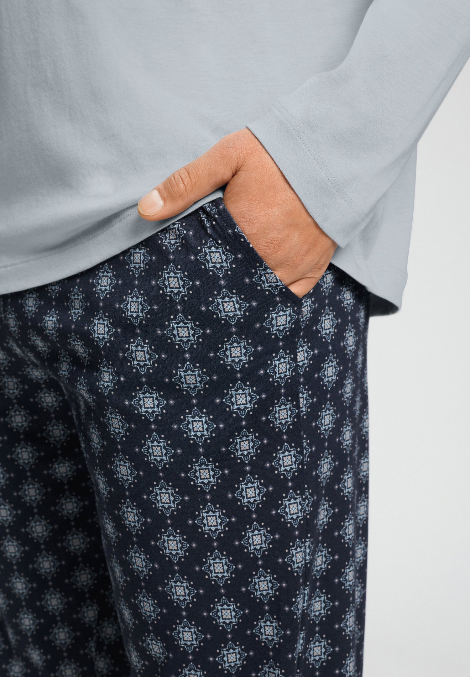 hanro-night-and-day-pyjama-damen-celestial-night-modal-langarm image 6