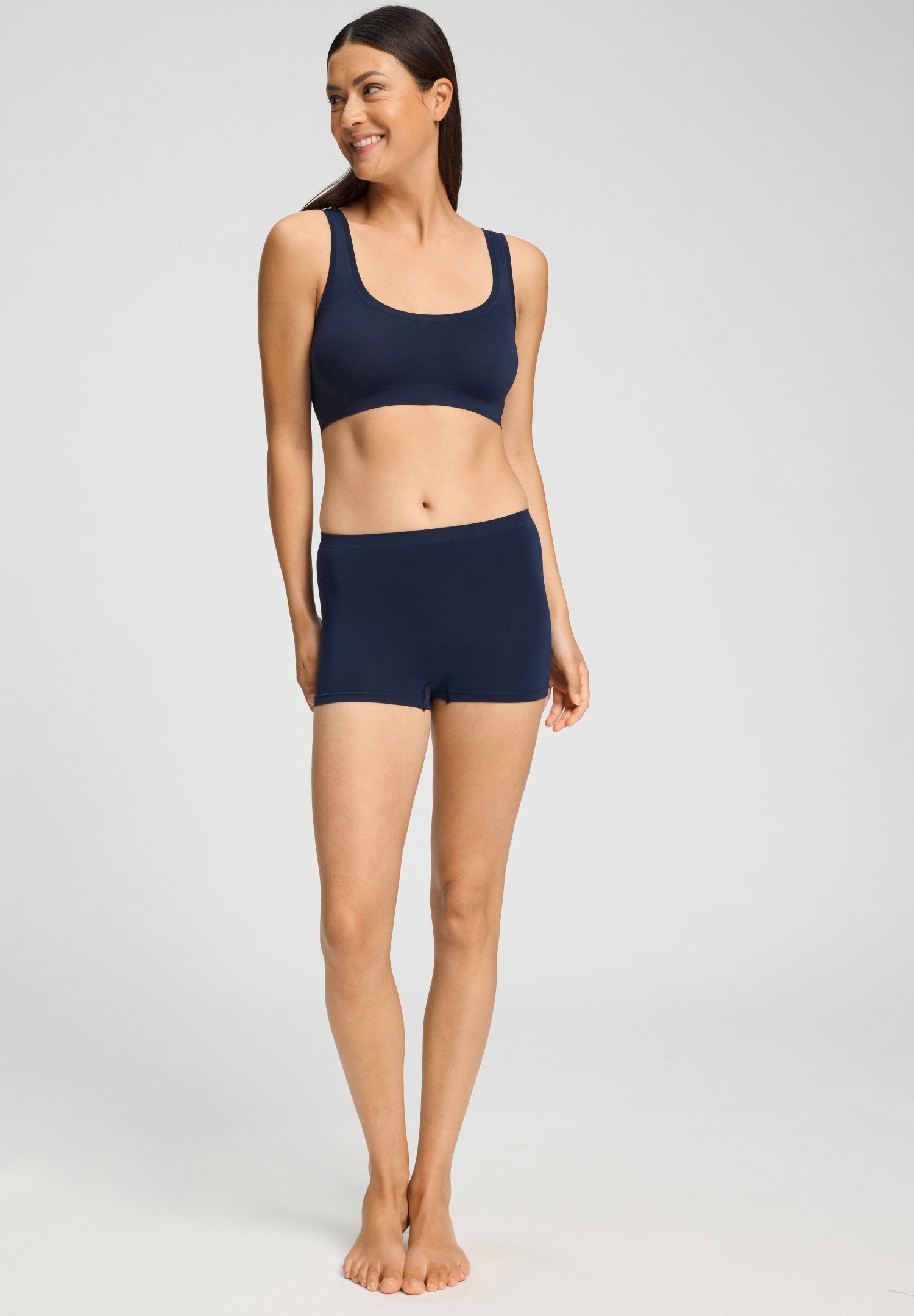 hanro-touch-feeling-panty-slip-deep-navy-microfaser image 5