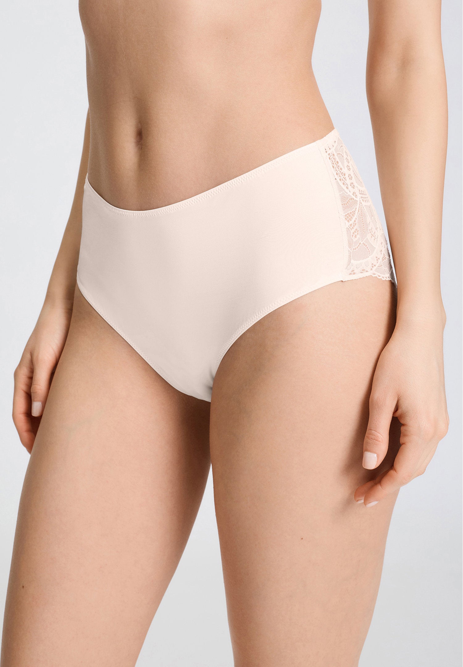 hanro-azelia-maxislip-creamy-glass-spitze image 2