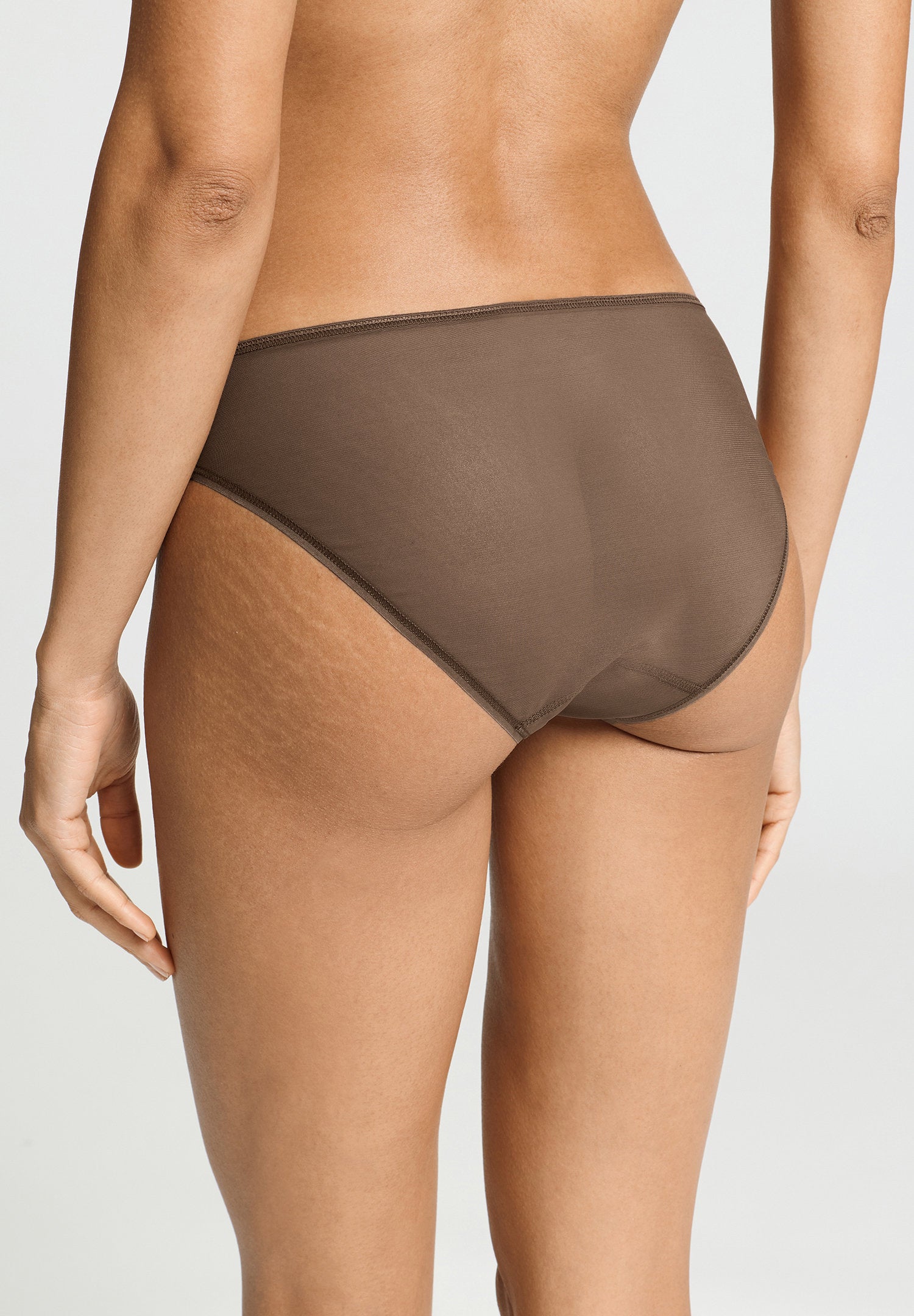 hanro-smooth-illusion-mini-slip-natural-teak-t-ll image 4
