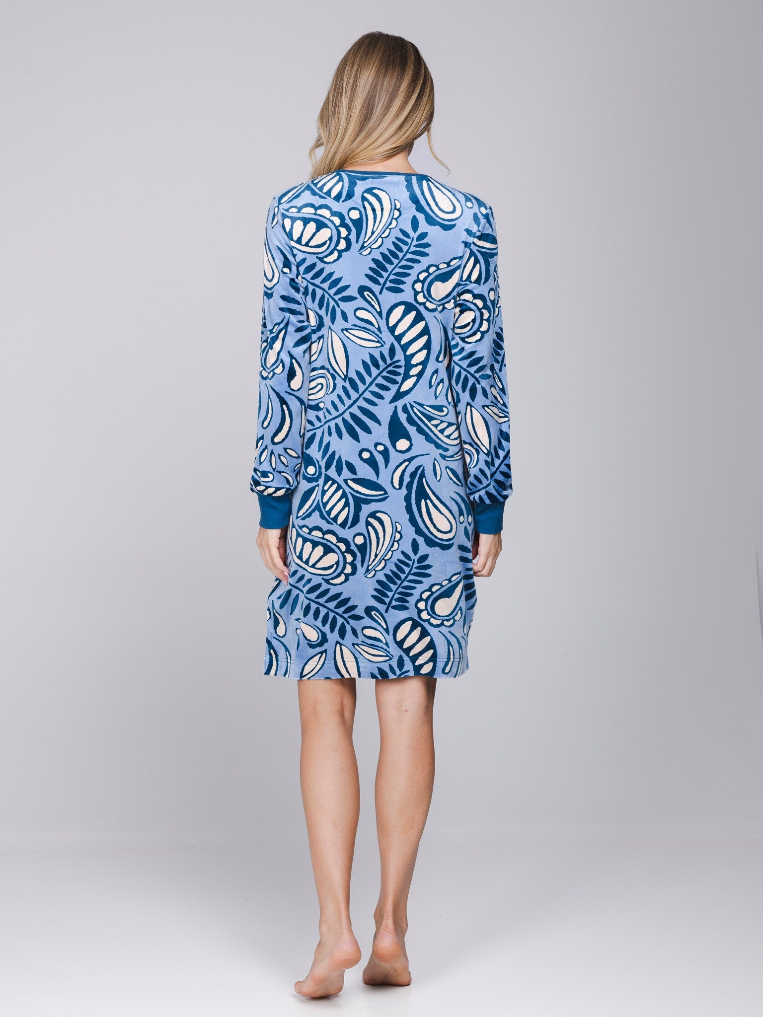 pastunette-soft-paisley-nachthemd-blau-velours-fleece image 4