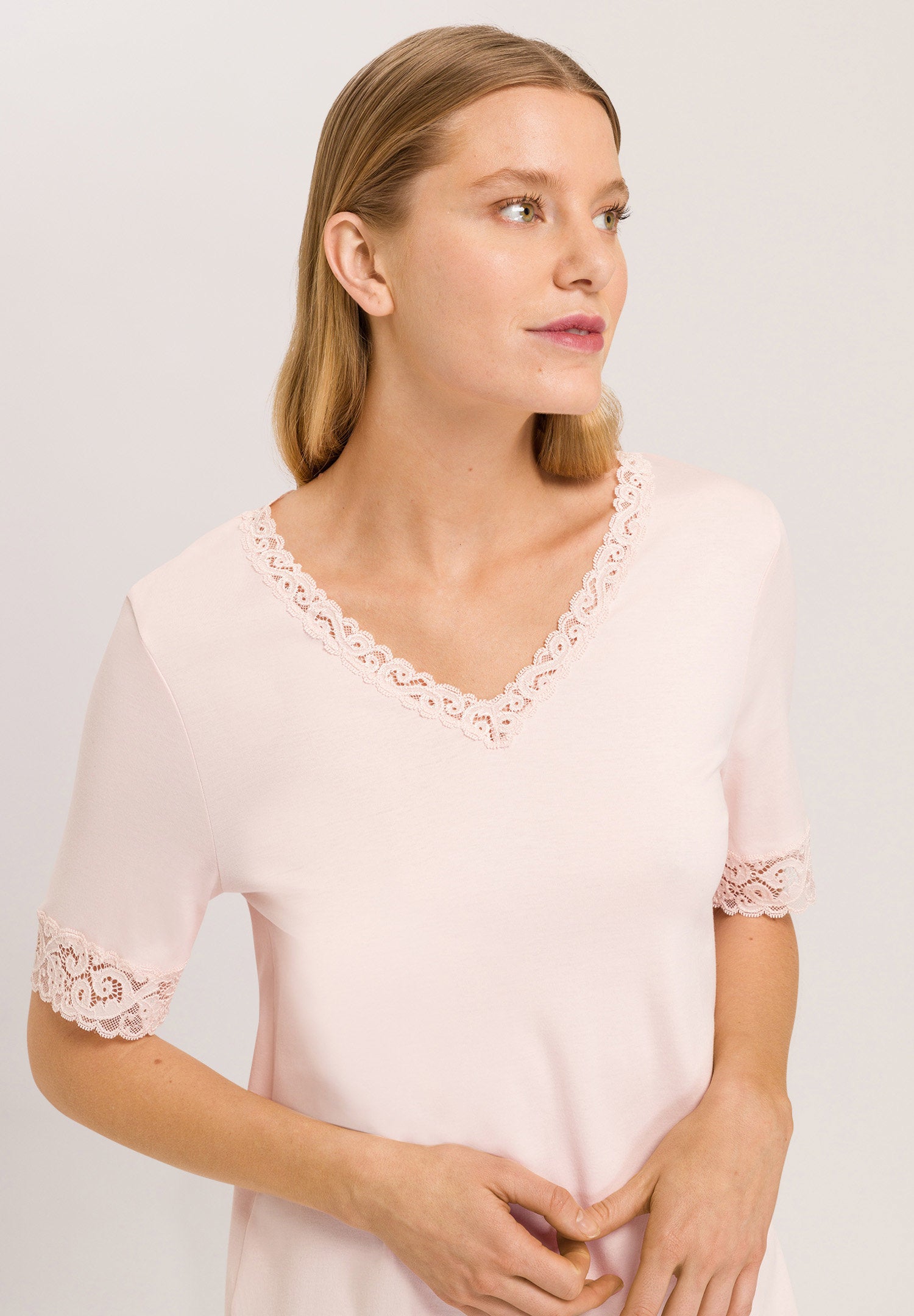 hanro-moments-nachthemd-kurzarm-100cm-crystal-pink-baumwolle image 6