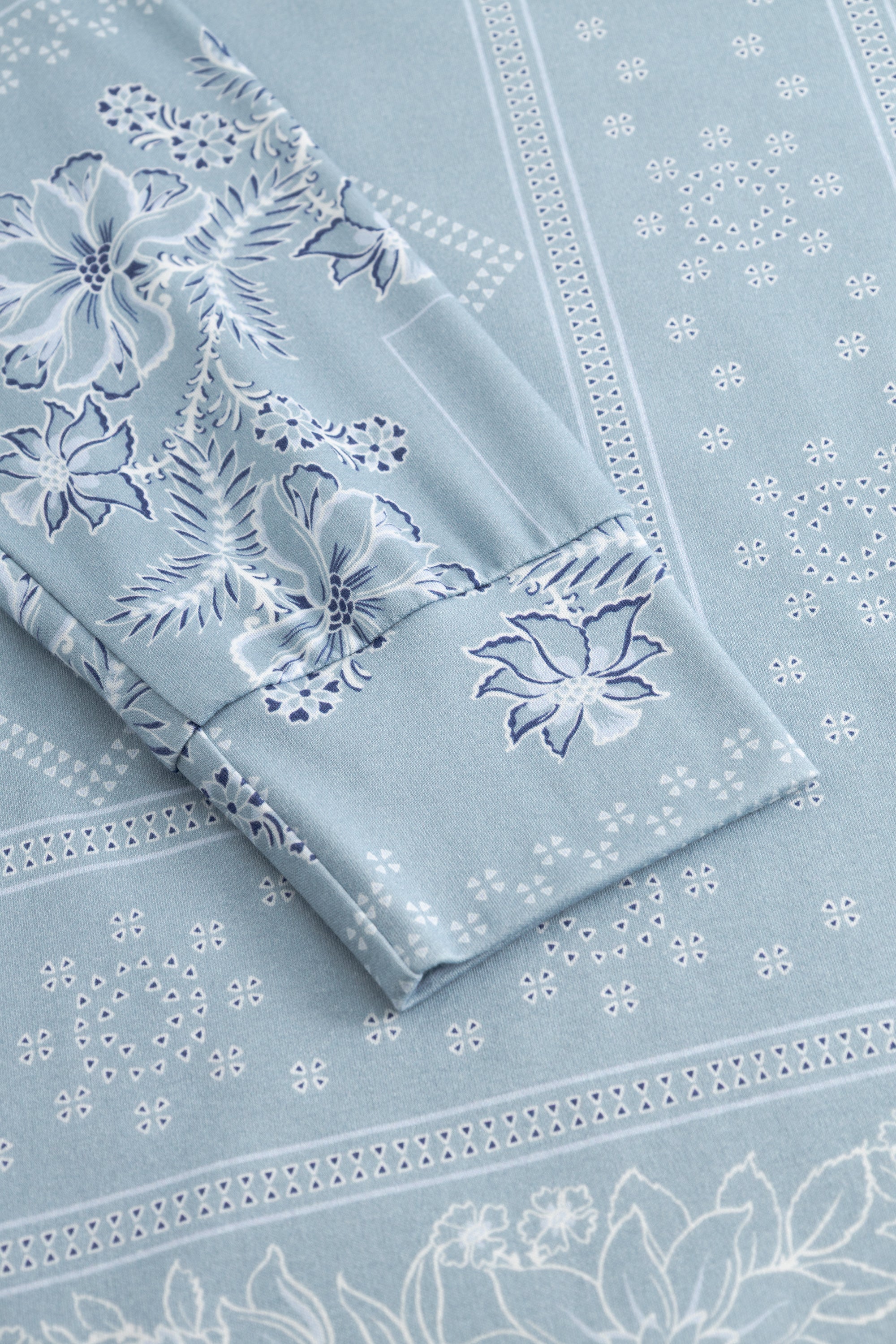 r-sch-be-happy-nachthemd-maxi-blau-bandana-print image 5