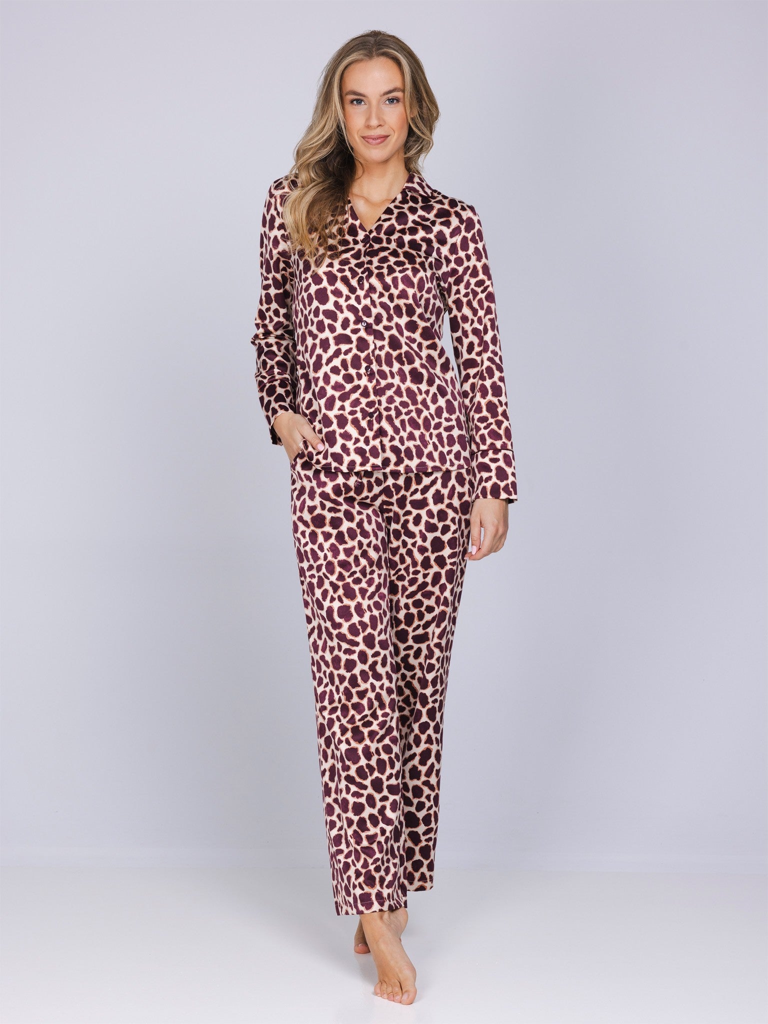 pastunette-premium-satin-wild-pyjama-animal-satin-bordeaux image 4