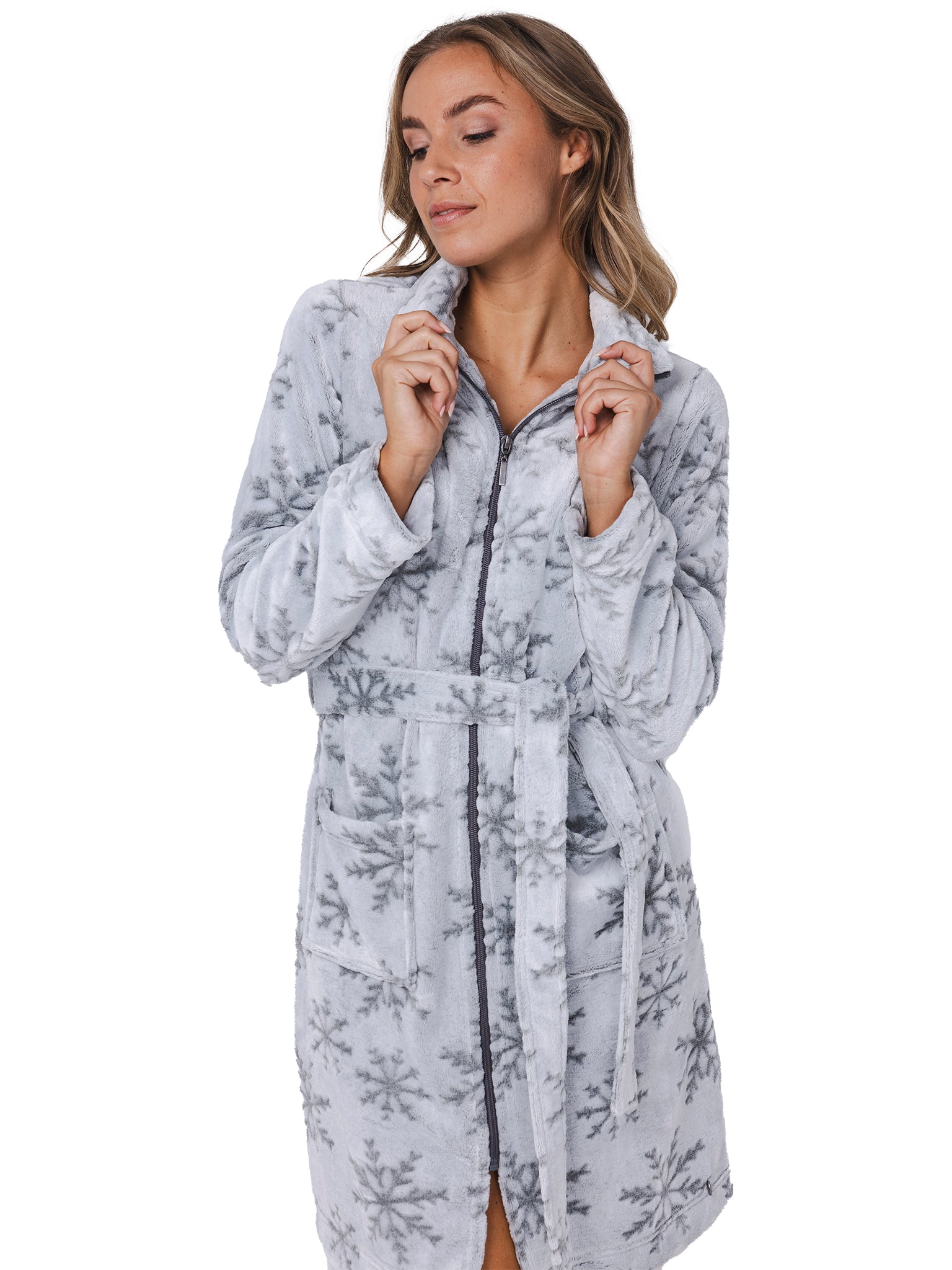 rebelle-silver-frost-bademantel-grau-fleece-rei-verschluss image 4