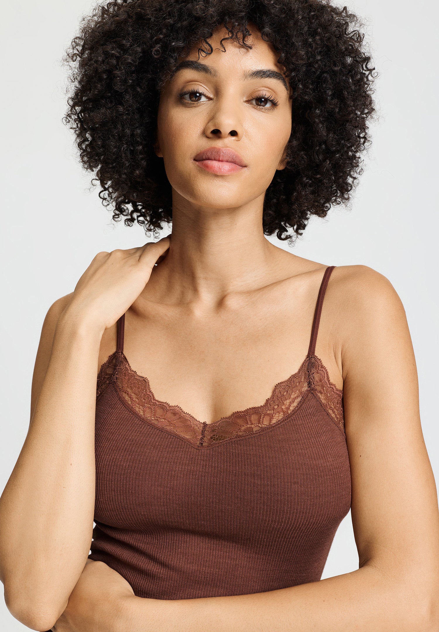 hanro-woolen-lace-spaghettitop-cinnamon-spitze image 6