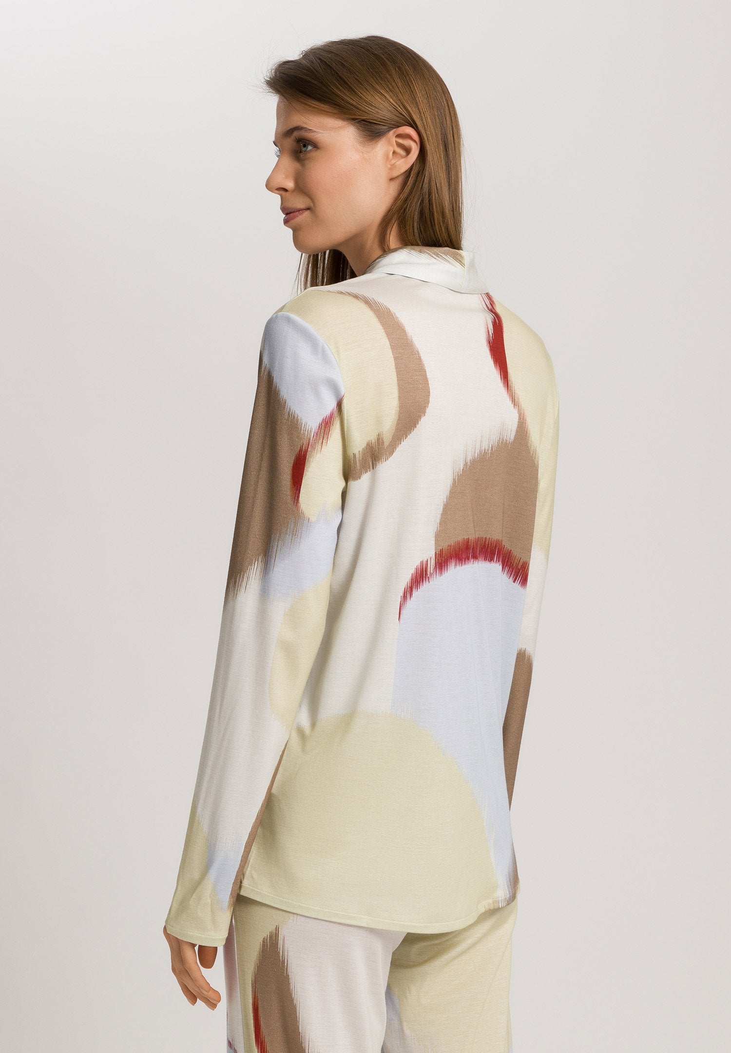 hanro-olivia-l-slv-shirt-langarm-abstract-paint-tencel-modal image 4