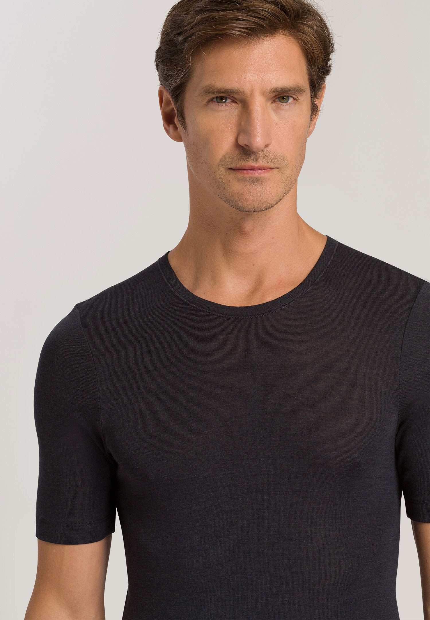 hanro-woolen-silk-shirt-073401-anthracite-wolle-seide image 6
