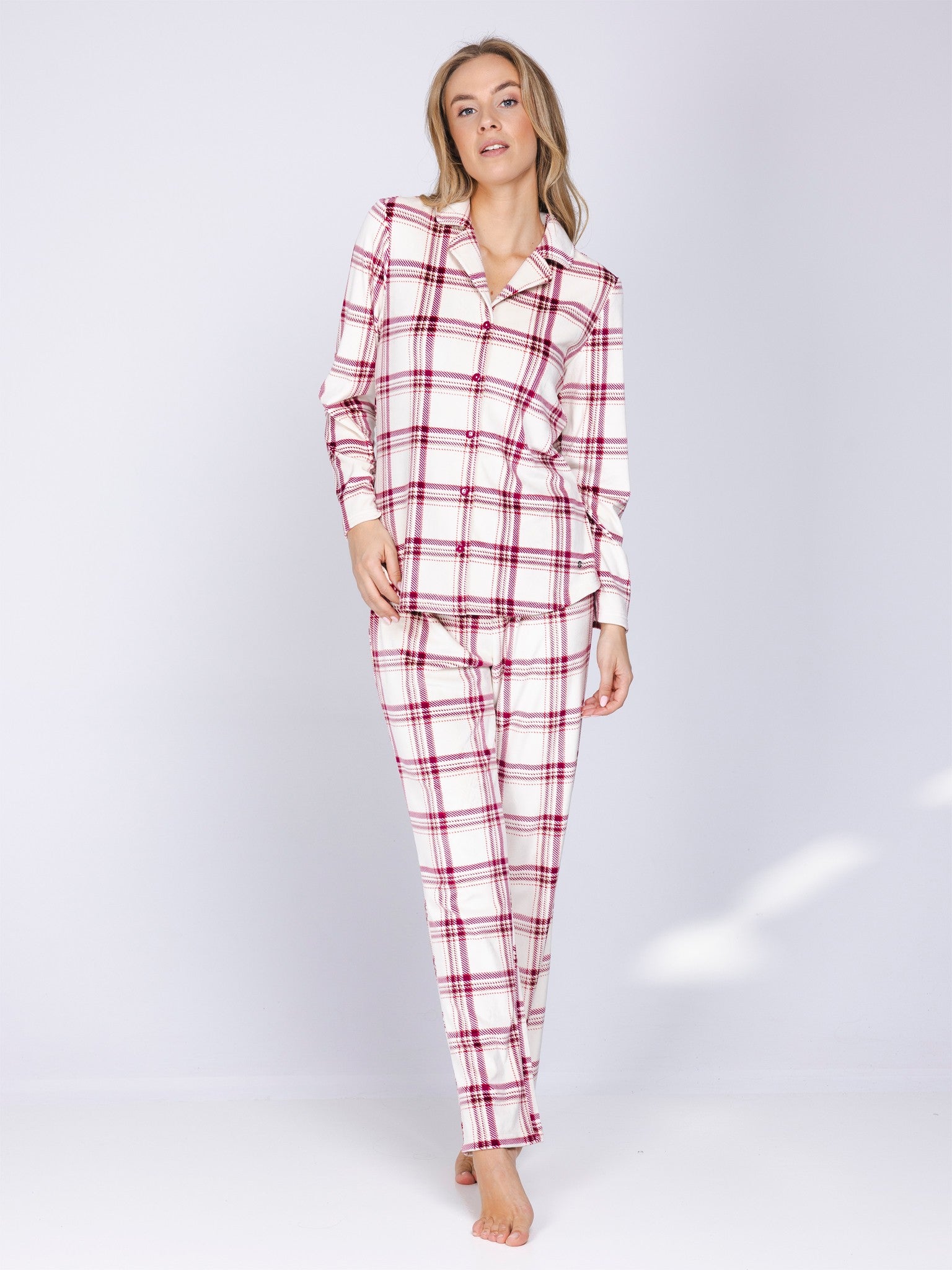 pastunette-alpine-creme-pyjama-rot-velours-fleece image 3
