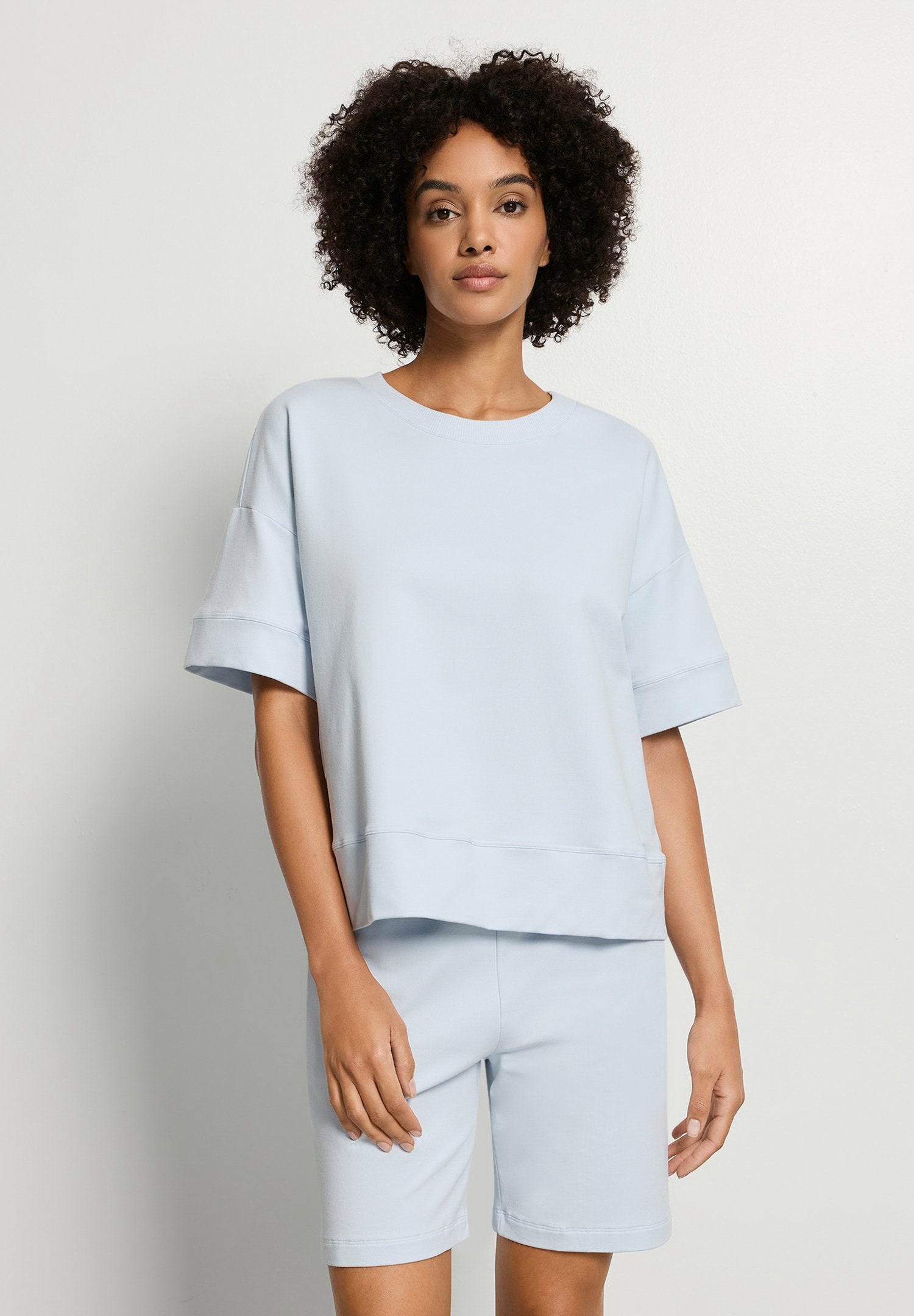 hanro-natural-living-078896-sweatshirt-watery-blue-bio image 2