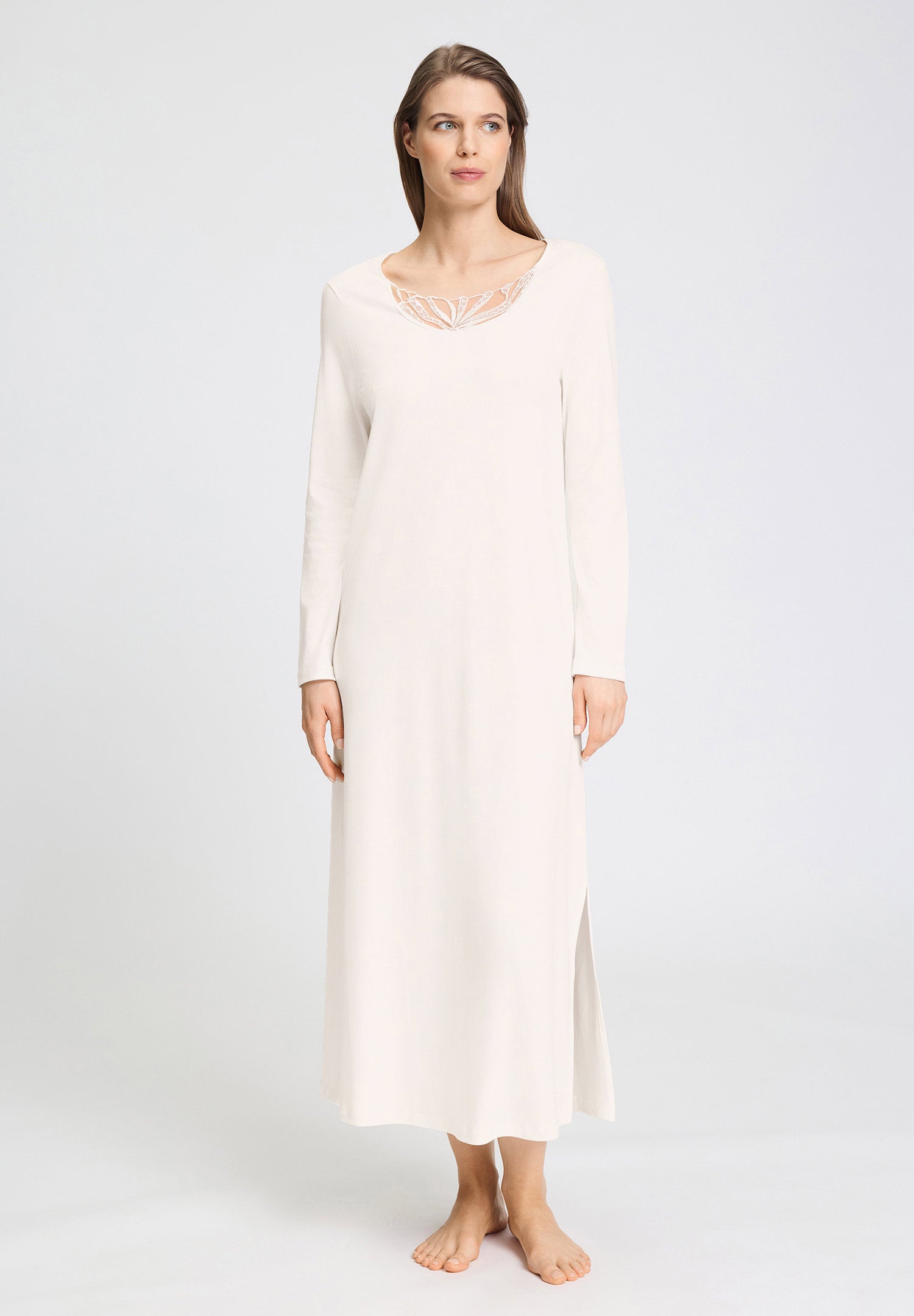 hanro-rosaria-nachthemd-130cm-off-white-stickerei image 2