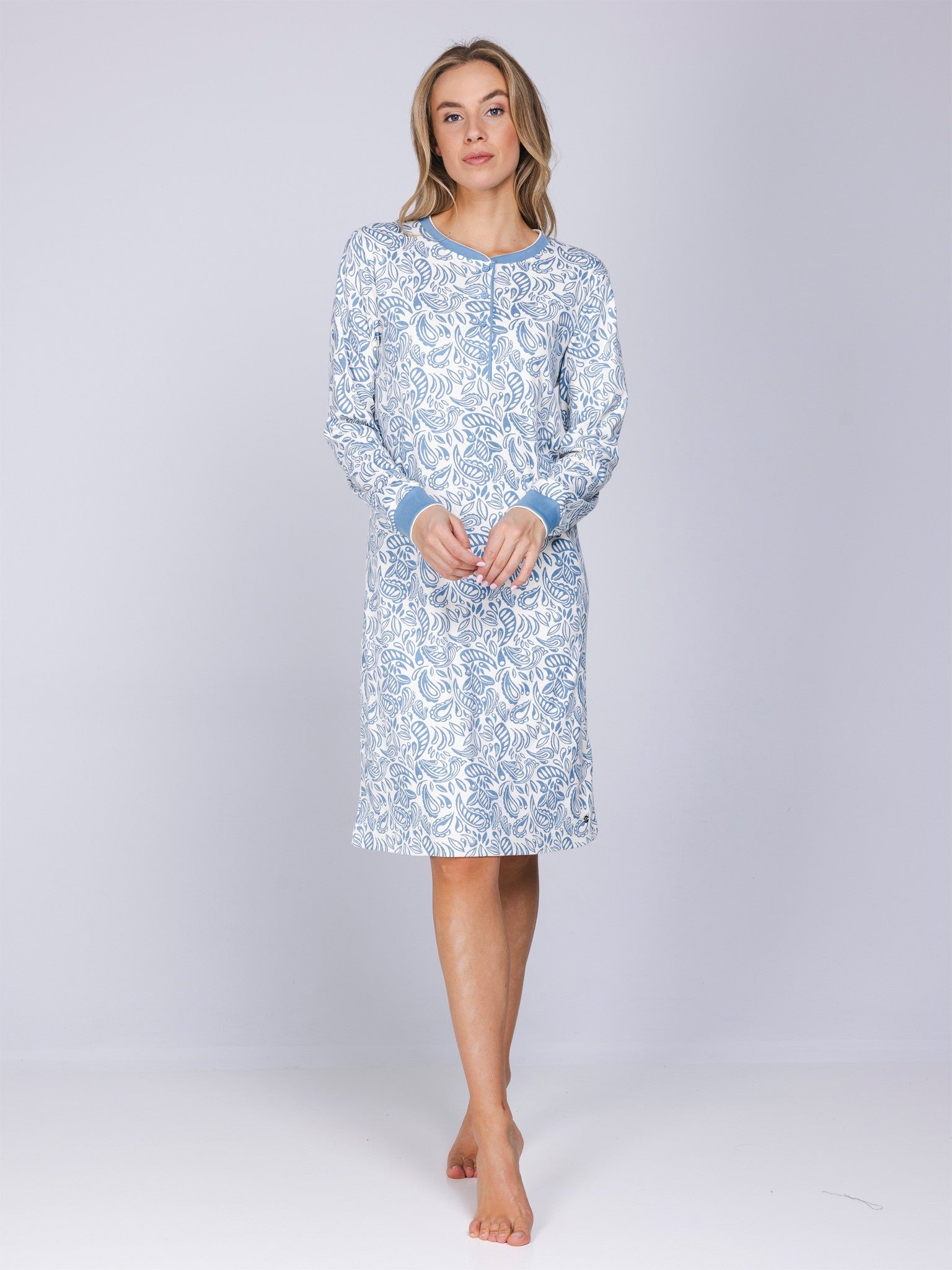 pastunette-soft-paisley-nachthemd-blau-baumwolle-langarm image 2