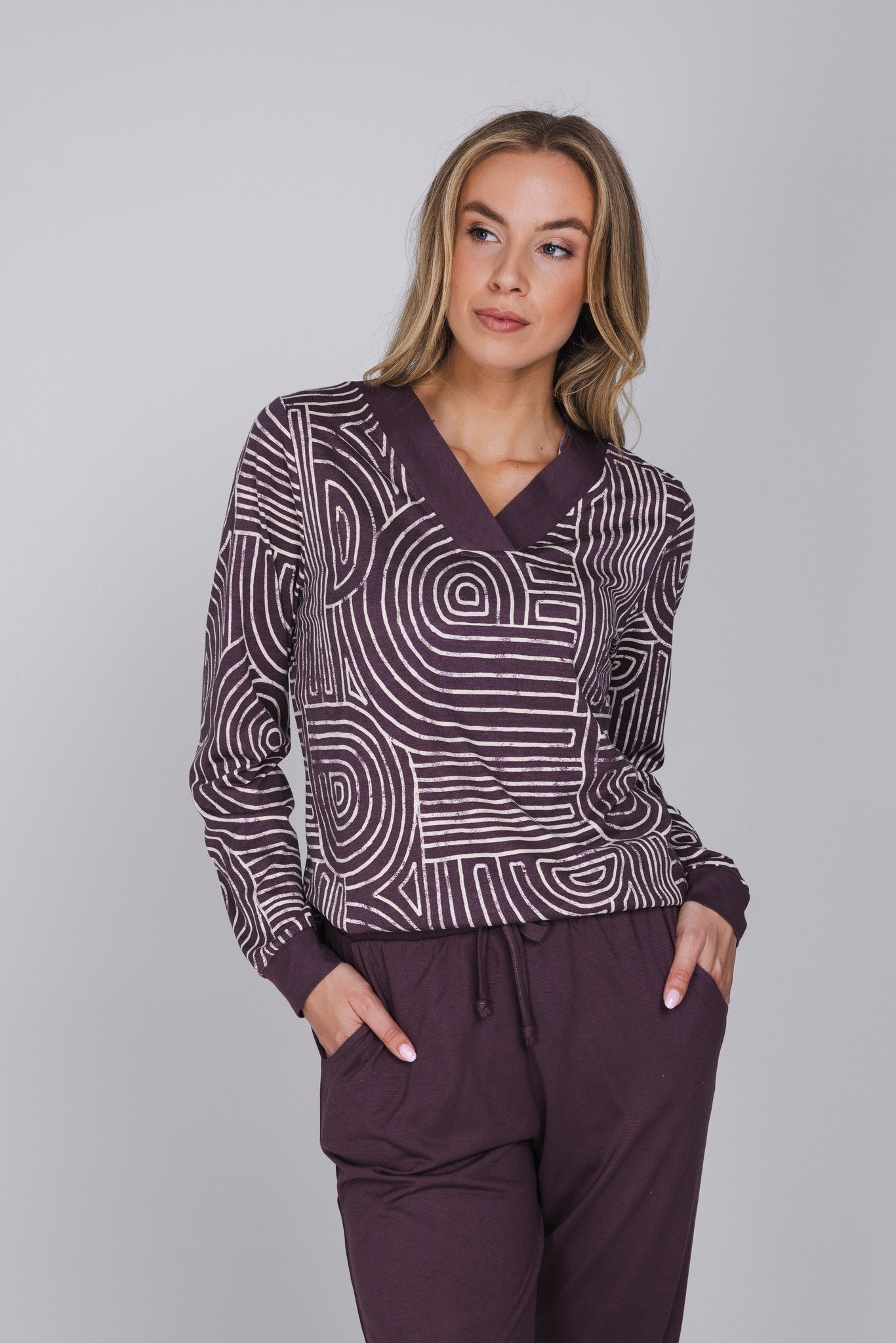pastunette-premium-lunar-lines-pyjama-lila-modal image 4