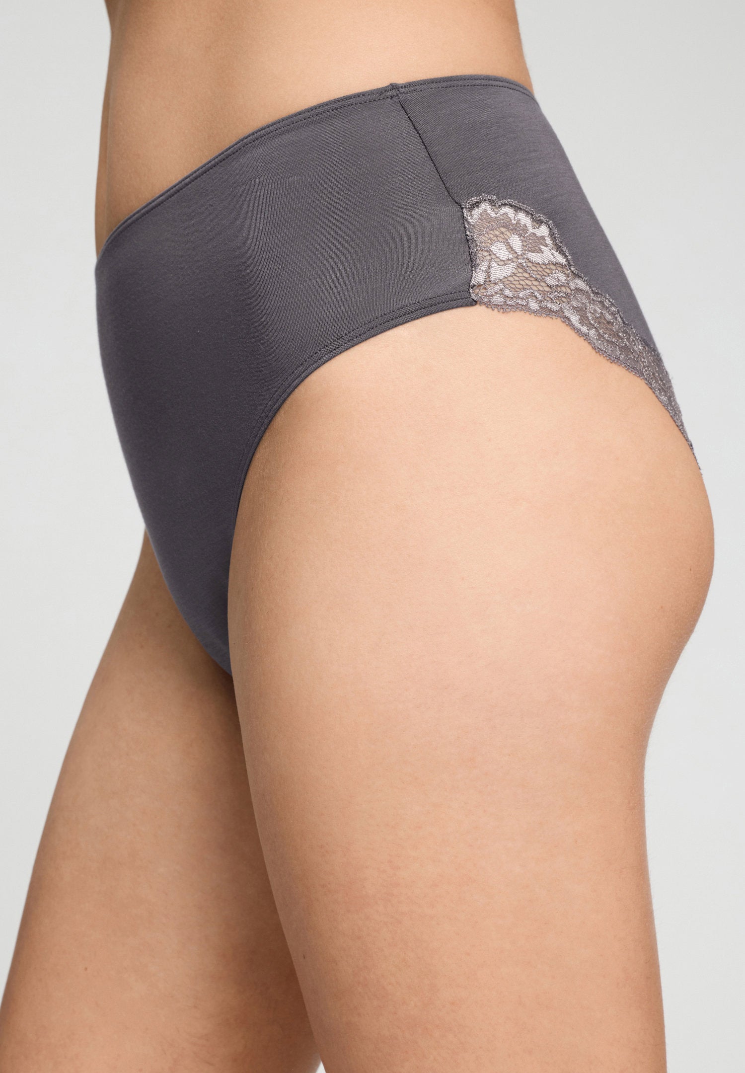 hanro-dana-midi-slip-boulevard-tencel-spitze-damen image 6