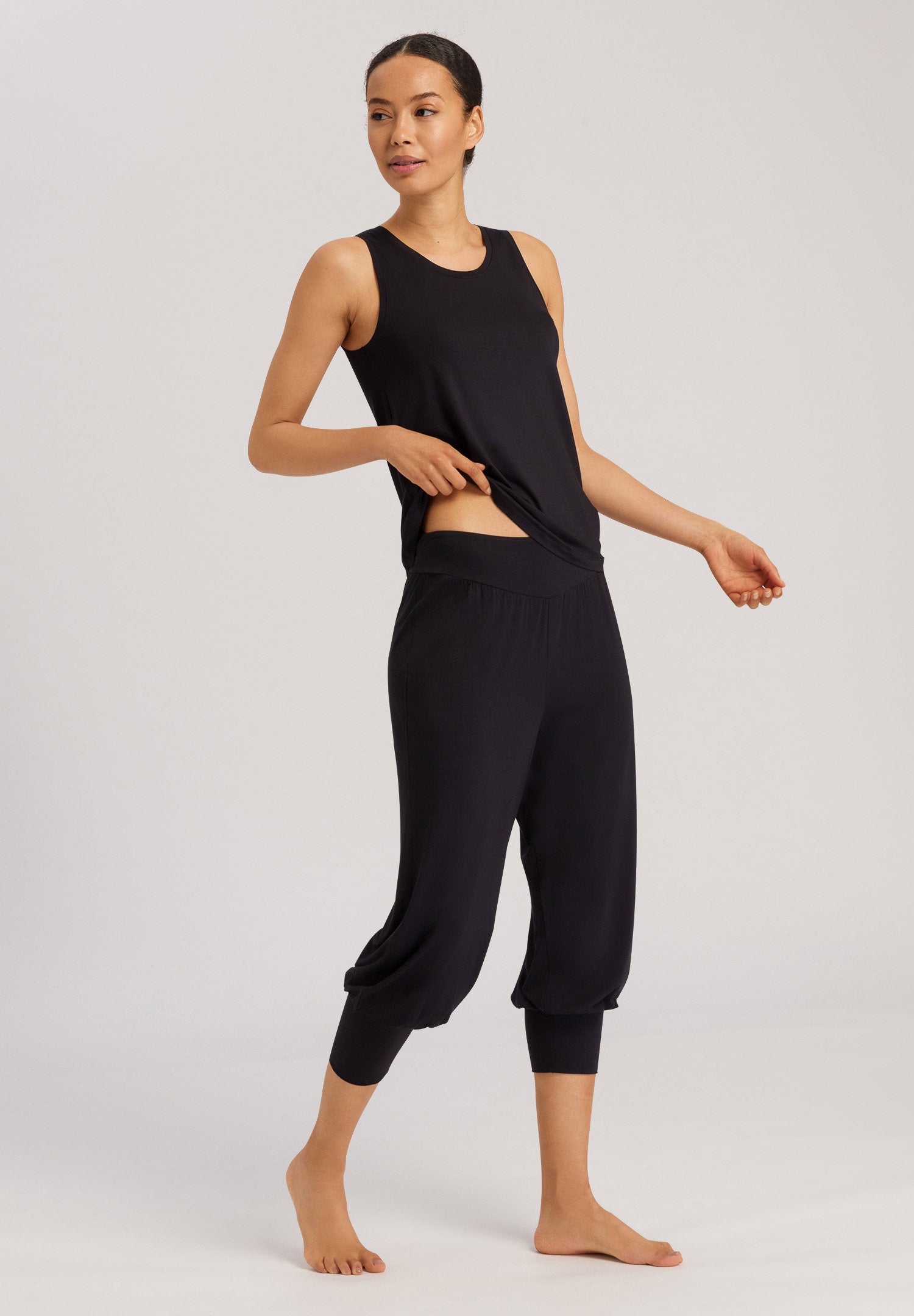 hanro-yoga-tank-top-078794-damen-top-black-beauty-tencel image 5