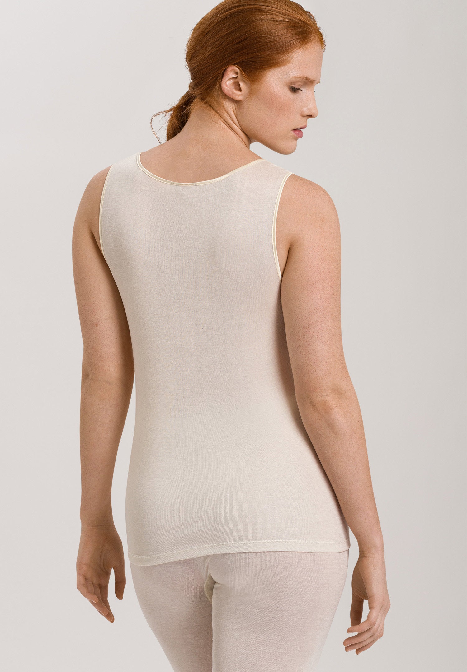 hanro-pure-silk-tank-top-seidentop-pale-cream-damen image 4