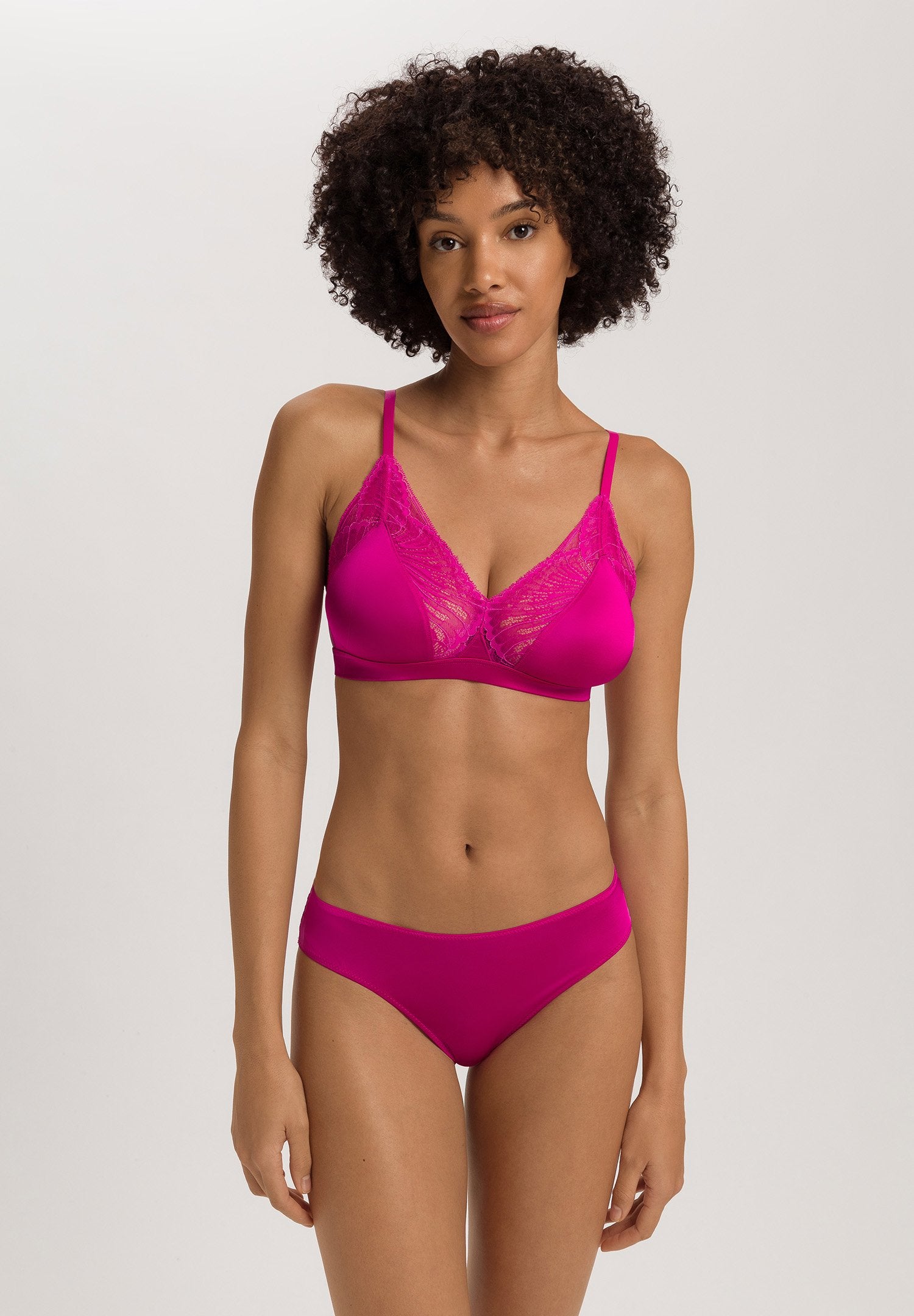 hanro-lilith-soft-cup-bh-very-berry-spitze-viskose image 2