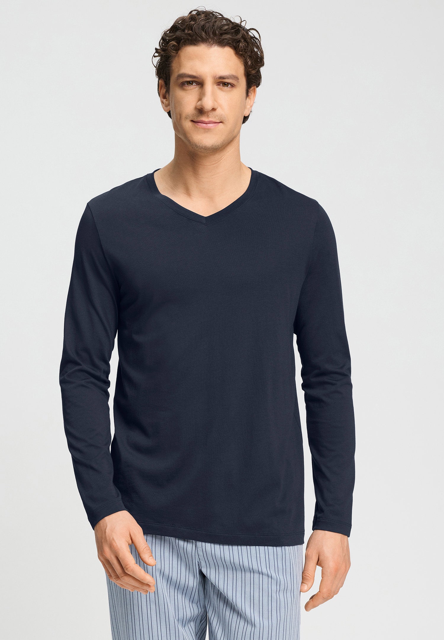 hanro-night-and-day-langarmshirt-deep-navy-modal image 2