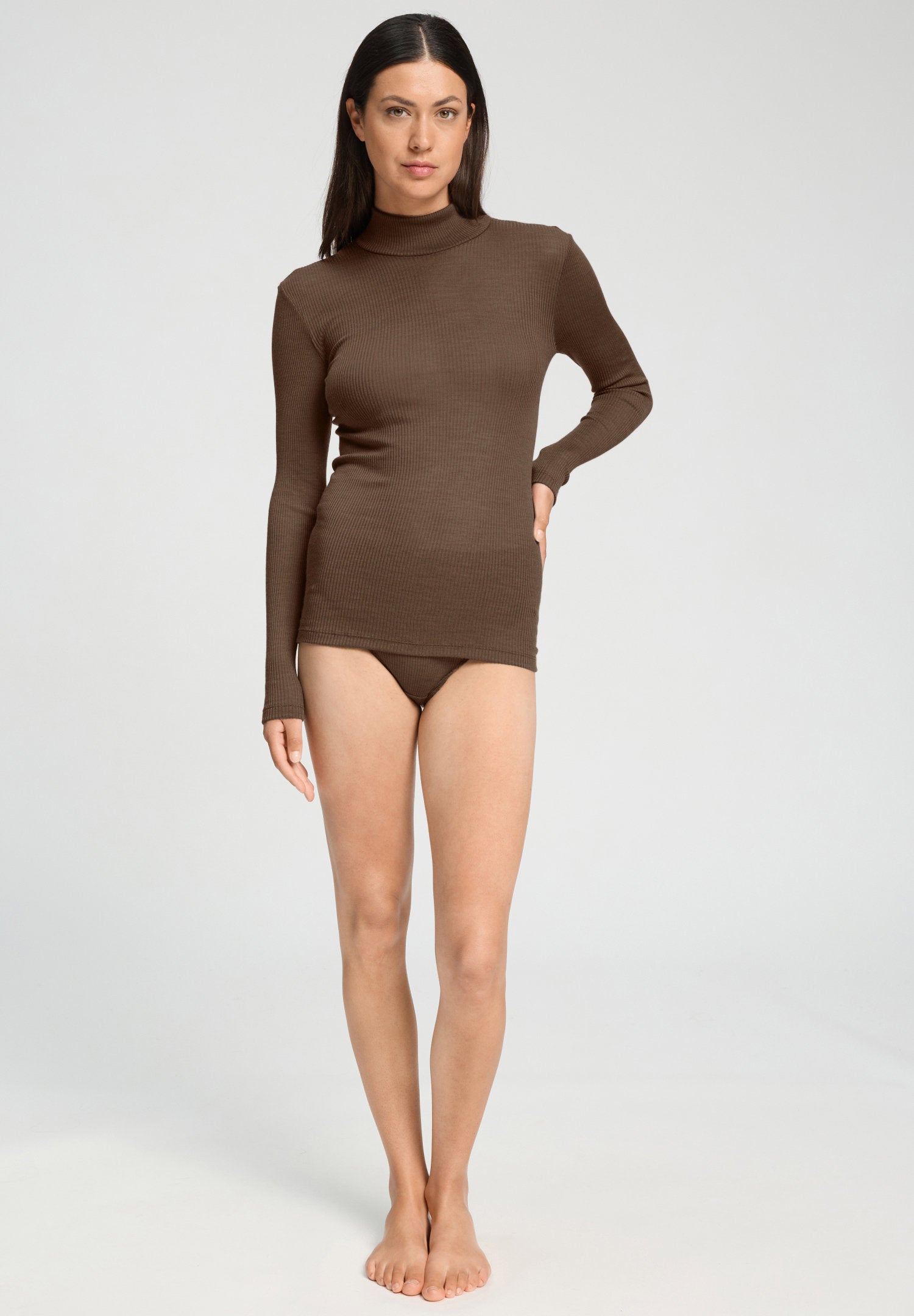 hanro-marcia-turtle-neck-shirt-damen-natural-teak-seide image 5