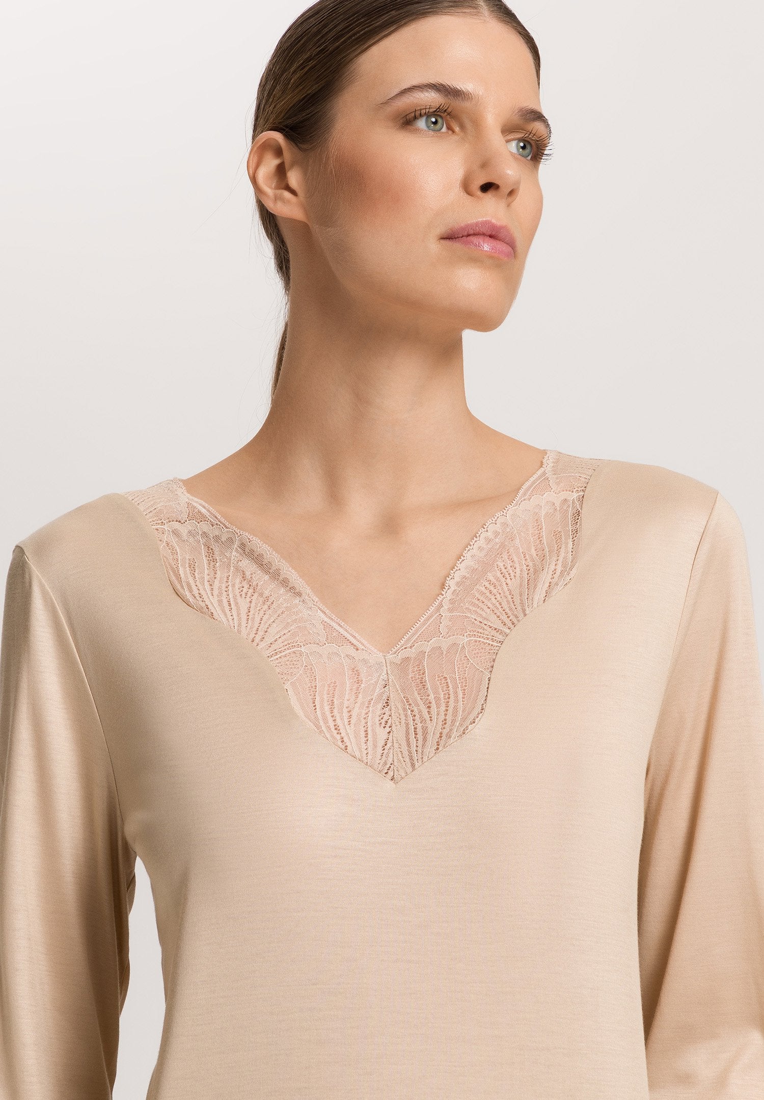 hanro-lilith-pyjama-langarm-coffee-quartz-modal-spitze image 5