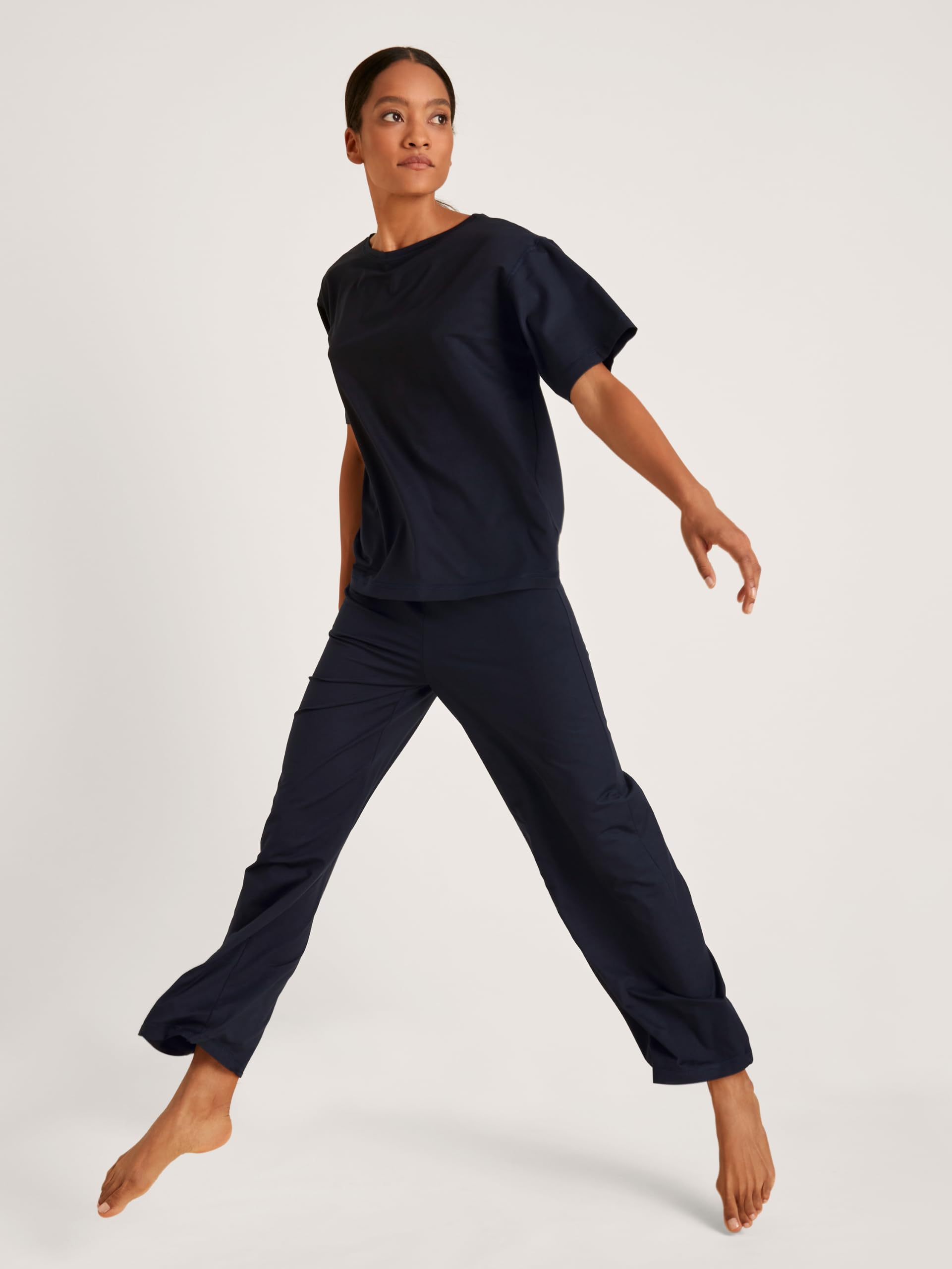 calida-deepsleepwear-balancing-palazzo-hose-black-cherry-40-42 image 4