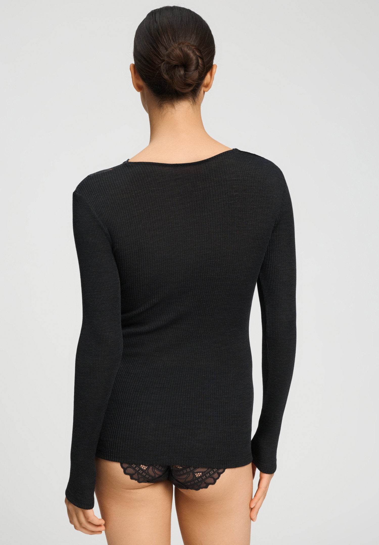 hanro-marcia-langarm-shirt-phantom-merino-seide-spitze image 4