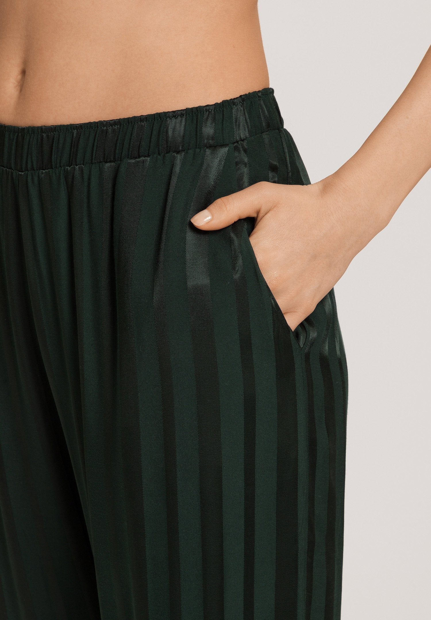 hanro-indra-pyjamahose-lang-dark-malachite-viskose-jacquard image 6