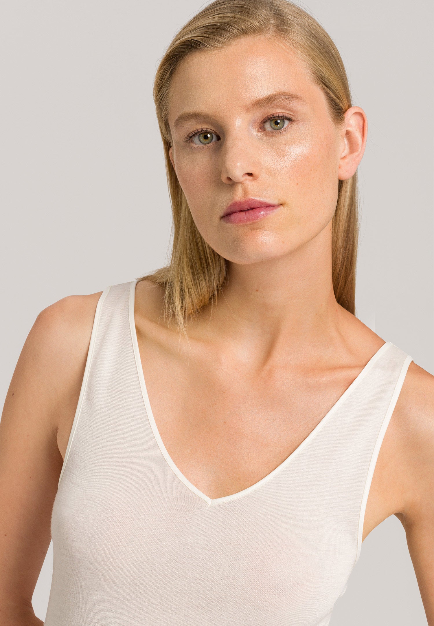 hanro-woolen-silk-tank-top-unterhemd-cygne image 6
