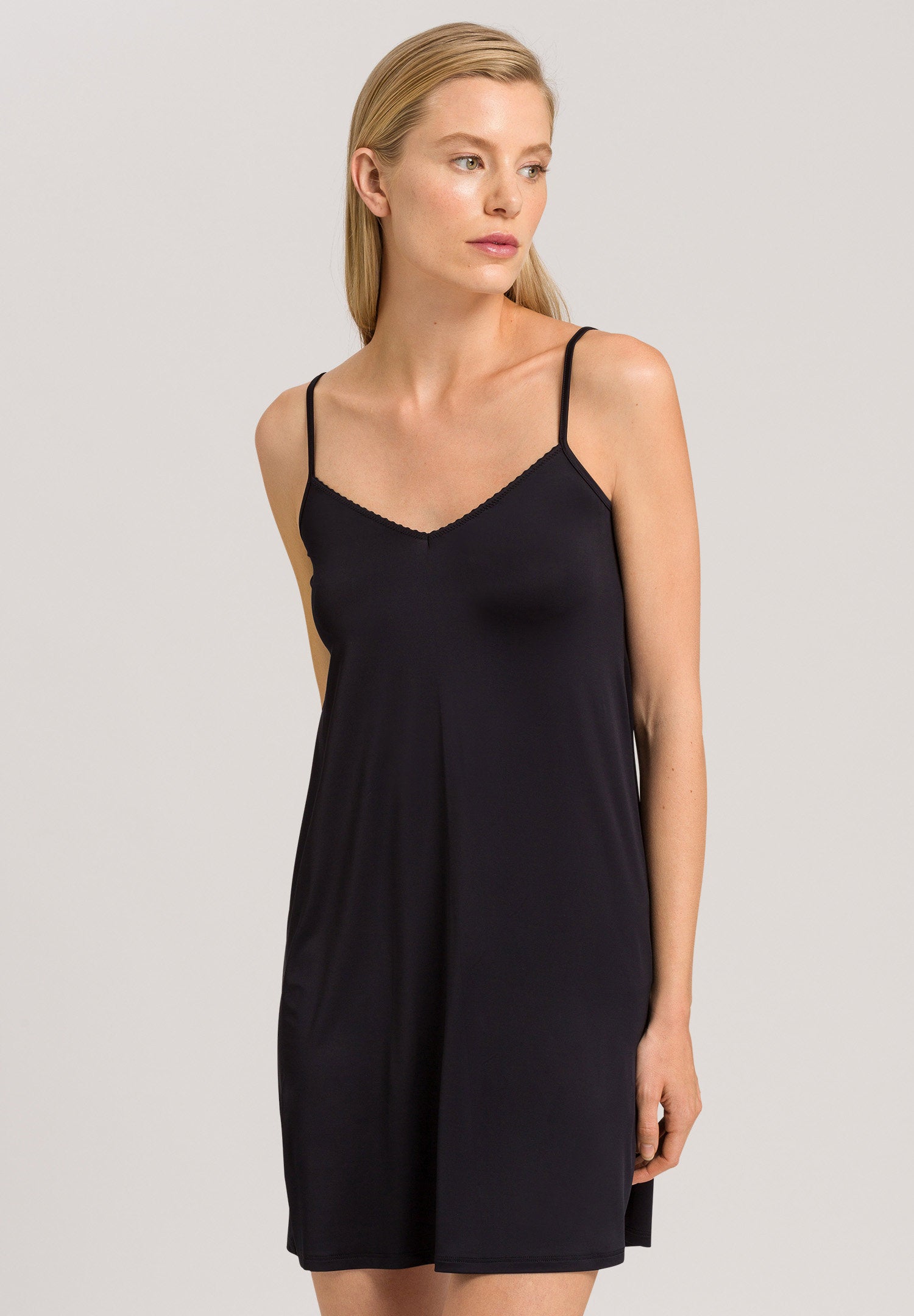 hanro-satin-deluxe-bodydress-85cm-unterkleid-schwarz image 2