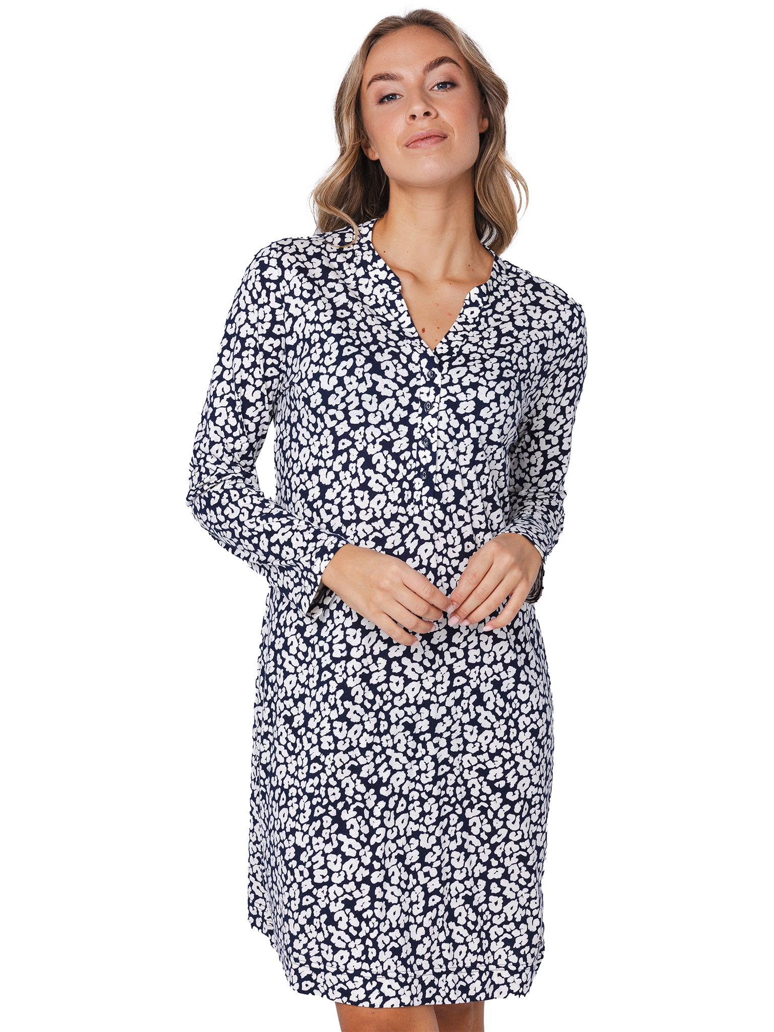 pastunette-premium-grace-nachthemd-blau-langarm-animalprint image 4