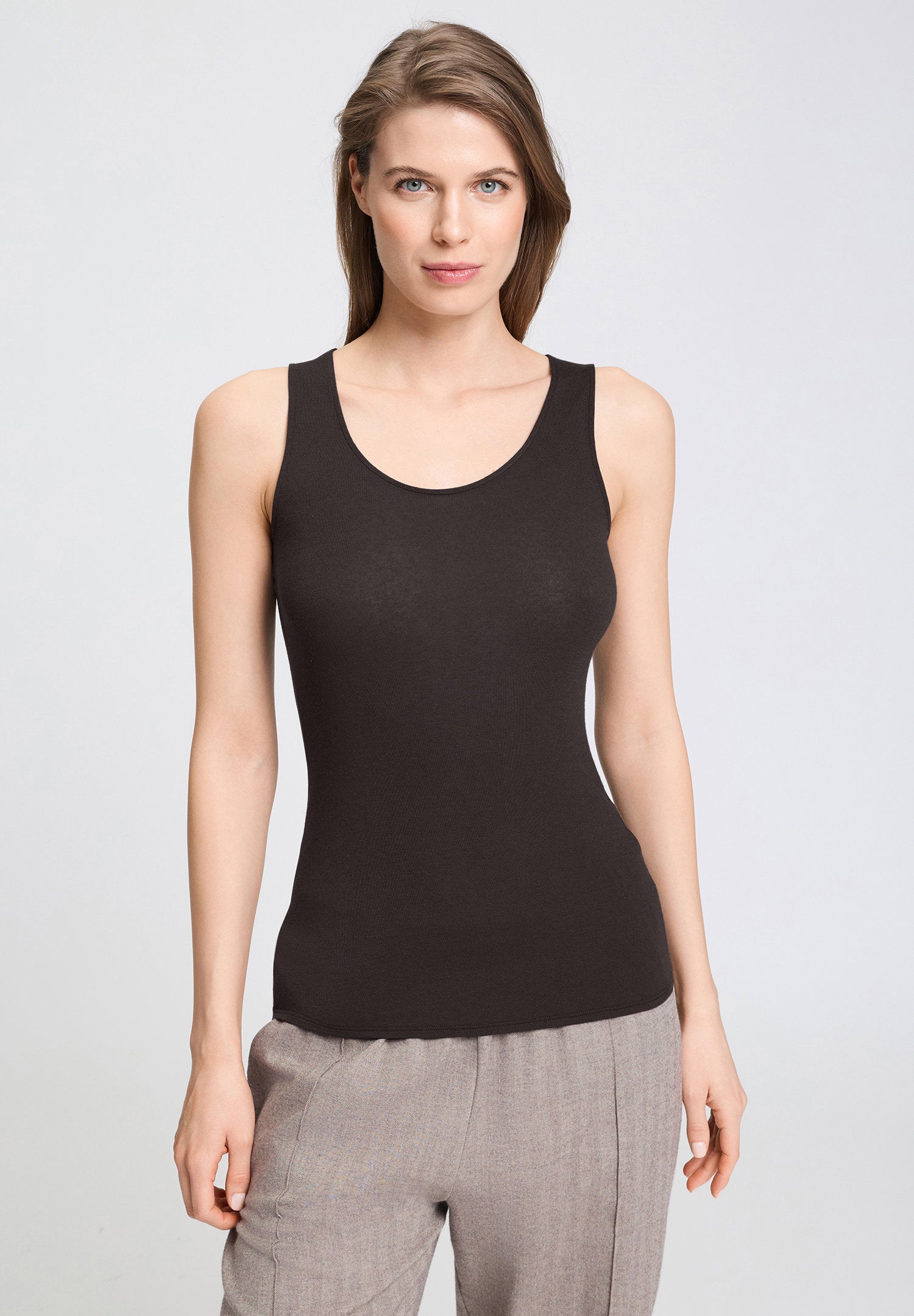 hanro-ultralight-tank-top-wolle-dark-mocha-merinowolle image 2