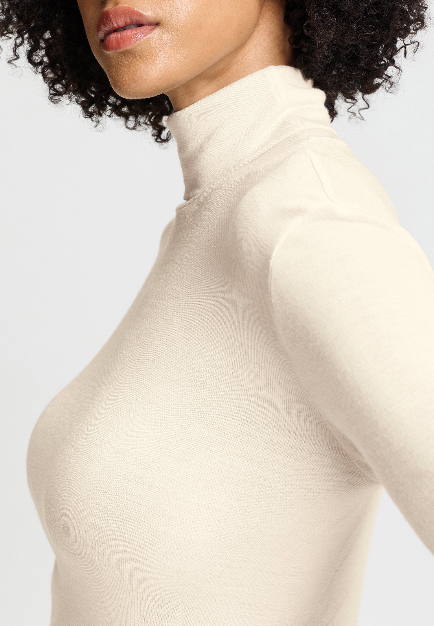 hanro-silk-cashmere-rollkragenshirt-damen-vanilla-seide image 6