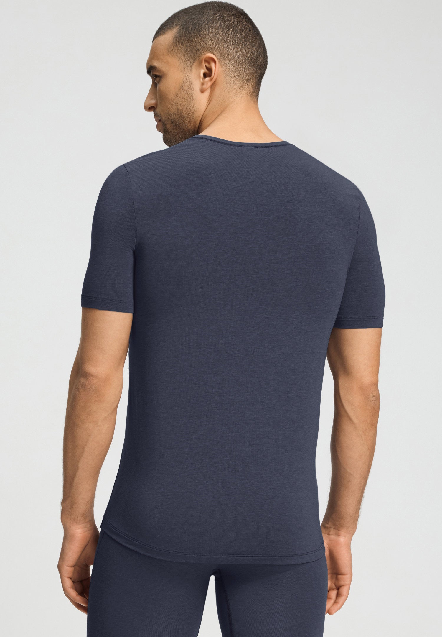 hanro-natural-function-shirt-v-ausschnitt-stormy-gray-lyocell image 4