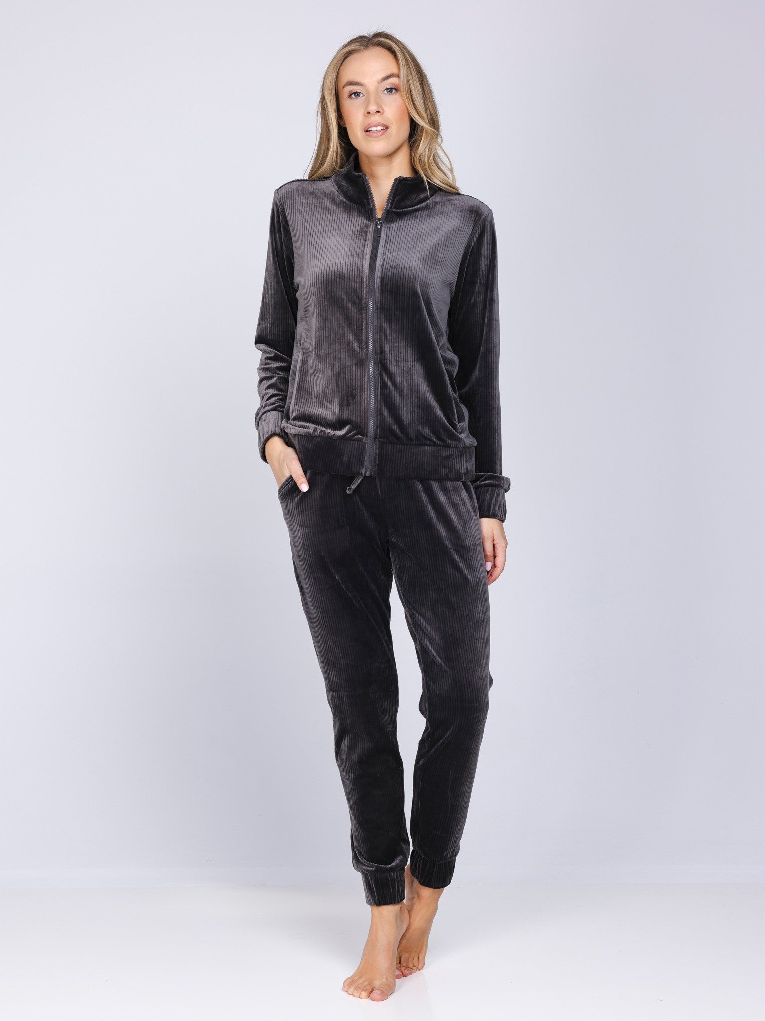 pastunette-premium-midnight-haze-hausanzug-grau-velours-ripp image 5