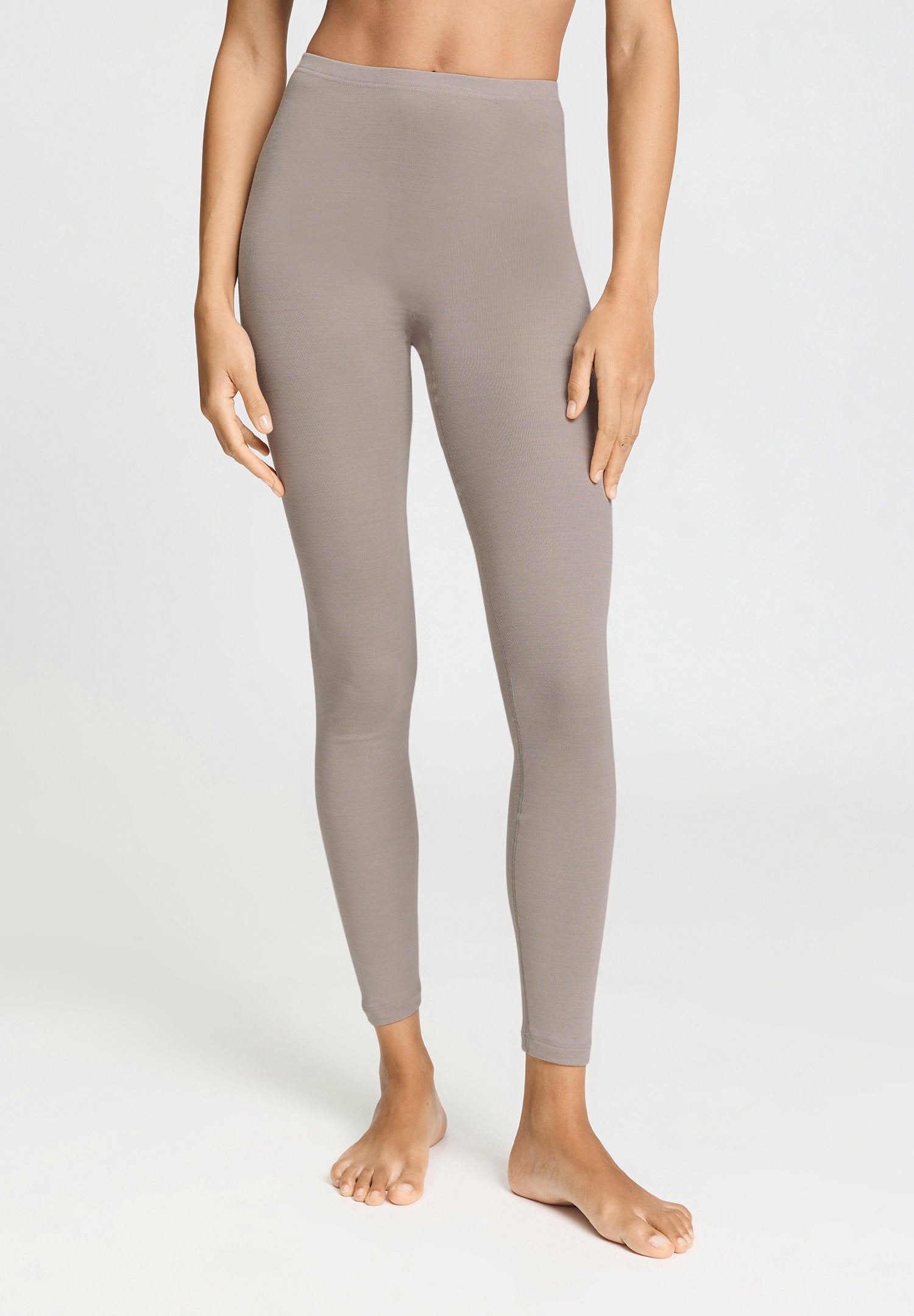 hanro-woolen-silk-leggings-rose-grey-wolle-seide-nahtlos image 2