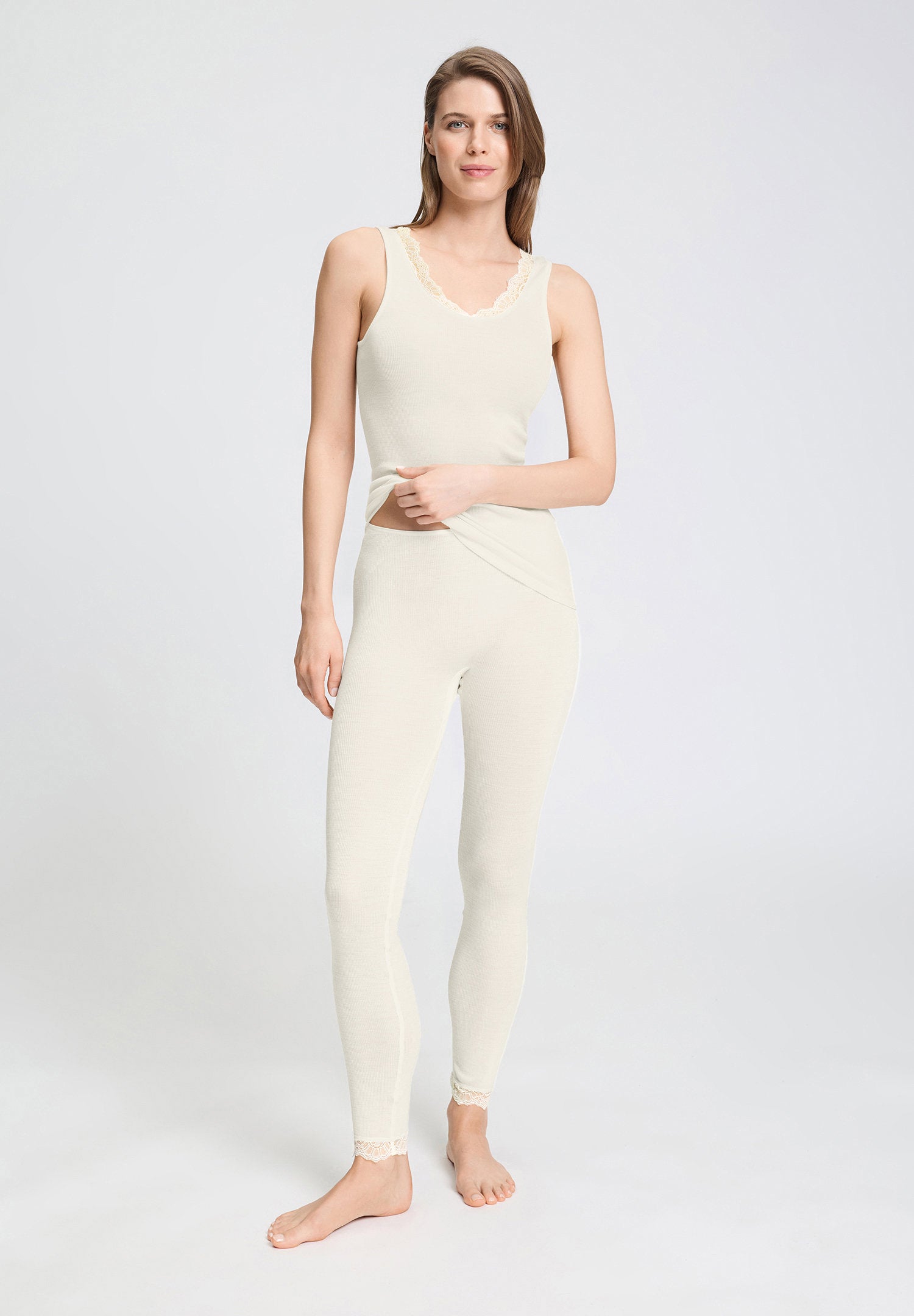 hanro-woolen-lace-tank-top-tr-gertop-misty-white-wolle-seide image 5