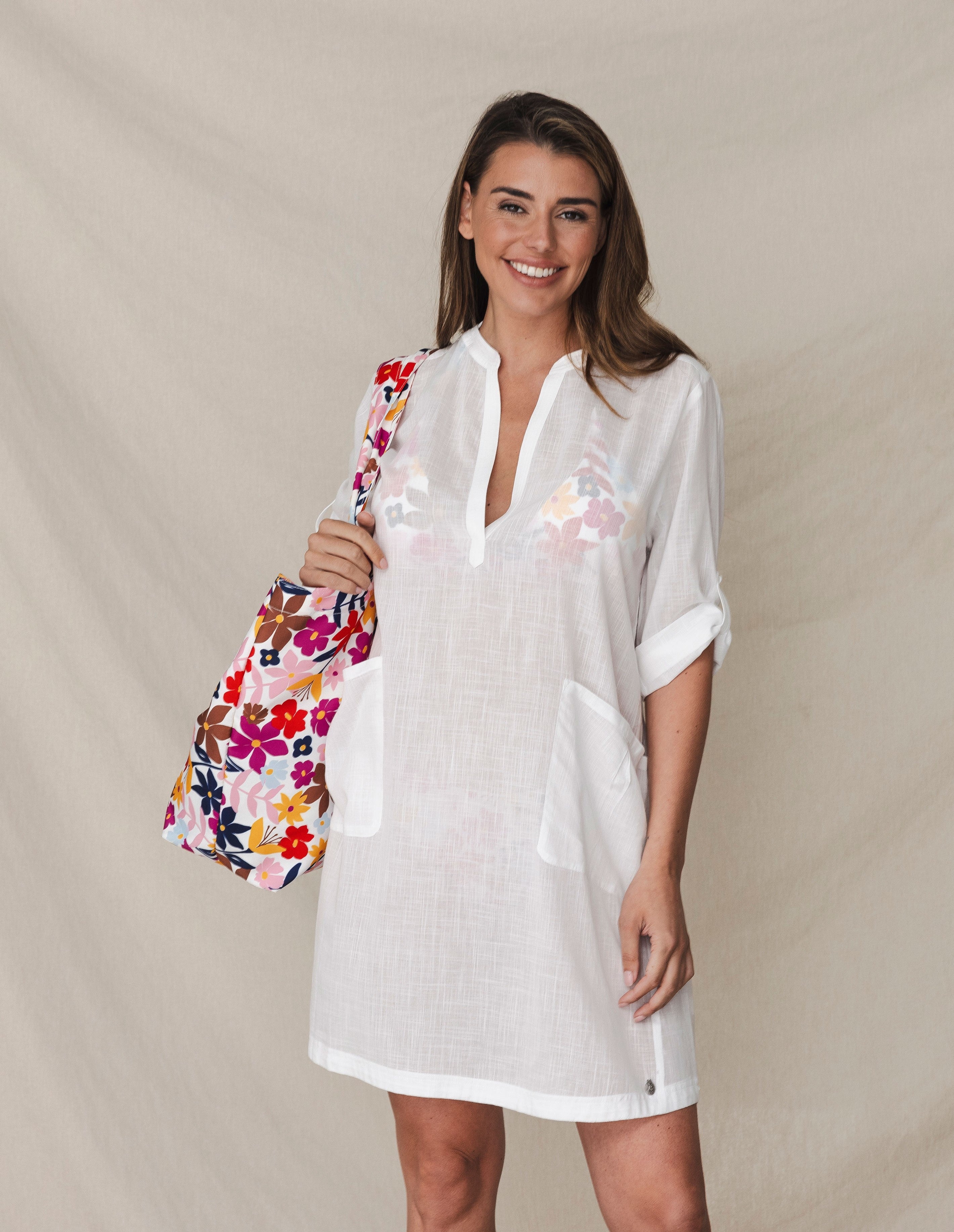 rebelle-full-bloom-strandtasche-wei-blumenprint-canvas image 3