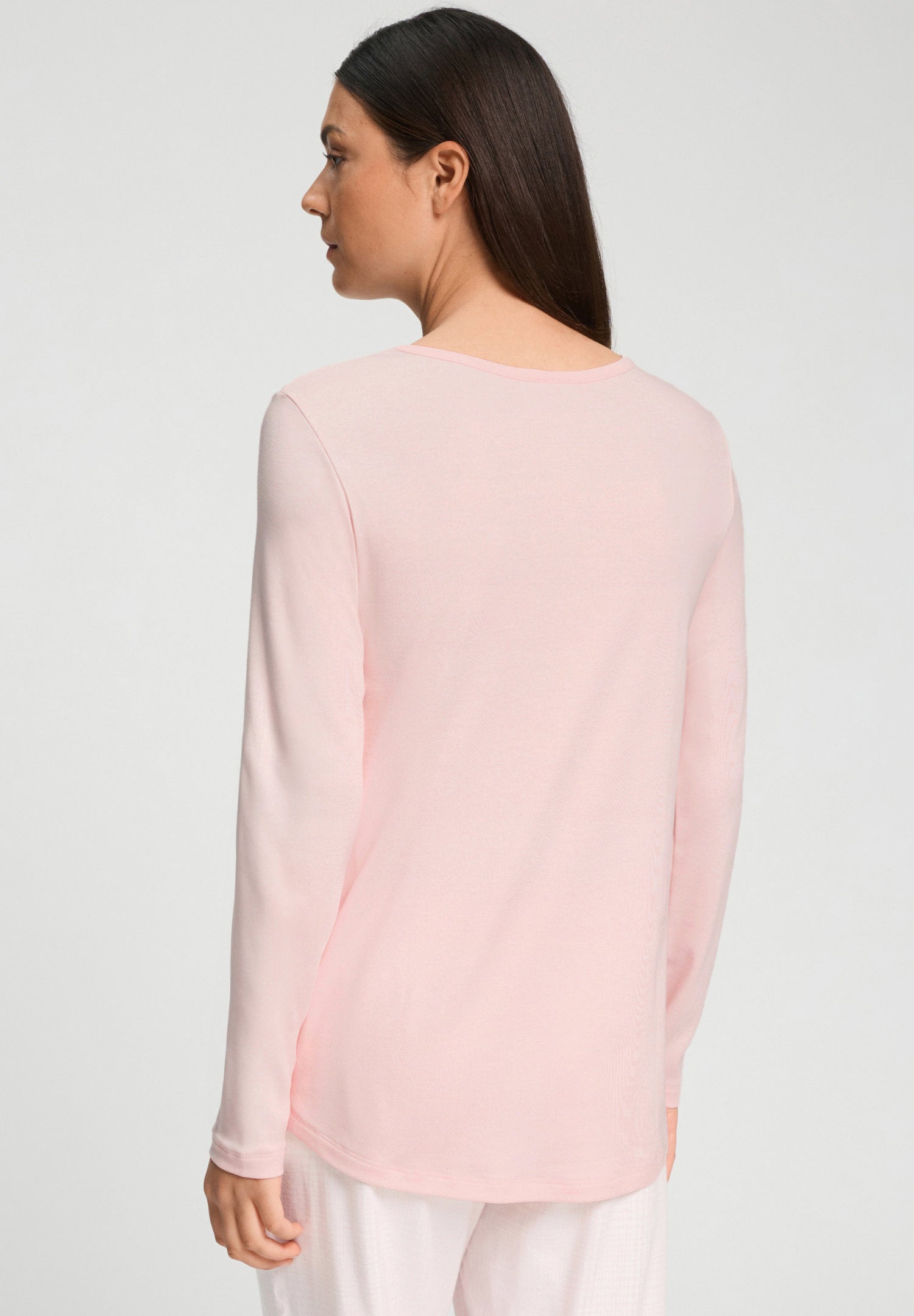 hanro-loungy-nights-schlafshirt-rosewater-baumwolle-langarm image 4