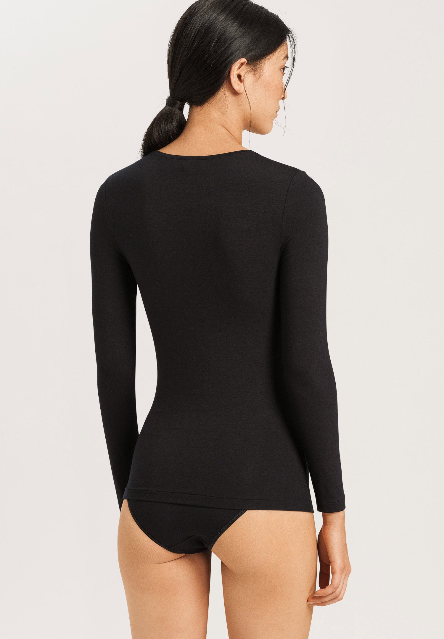 hanro-soft-touch-langarm-shirt-damen-schwarz-modal image 4