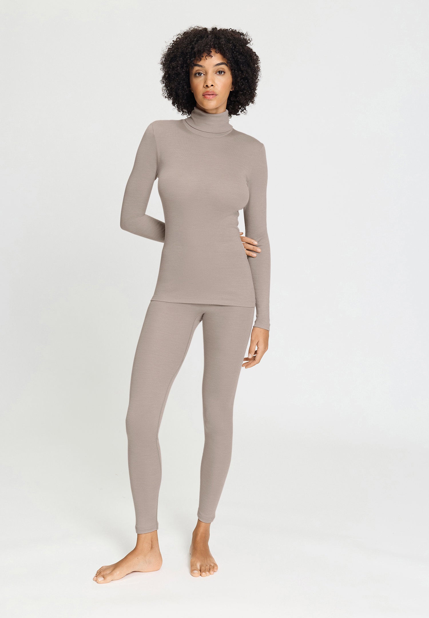 hanro-woolen-silk-rollkragenshirt-rose-grau-wolle-seide image 5