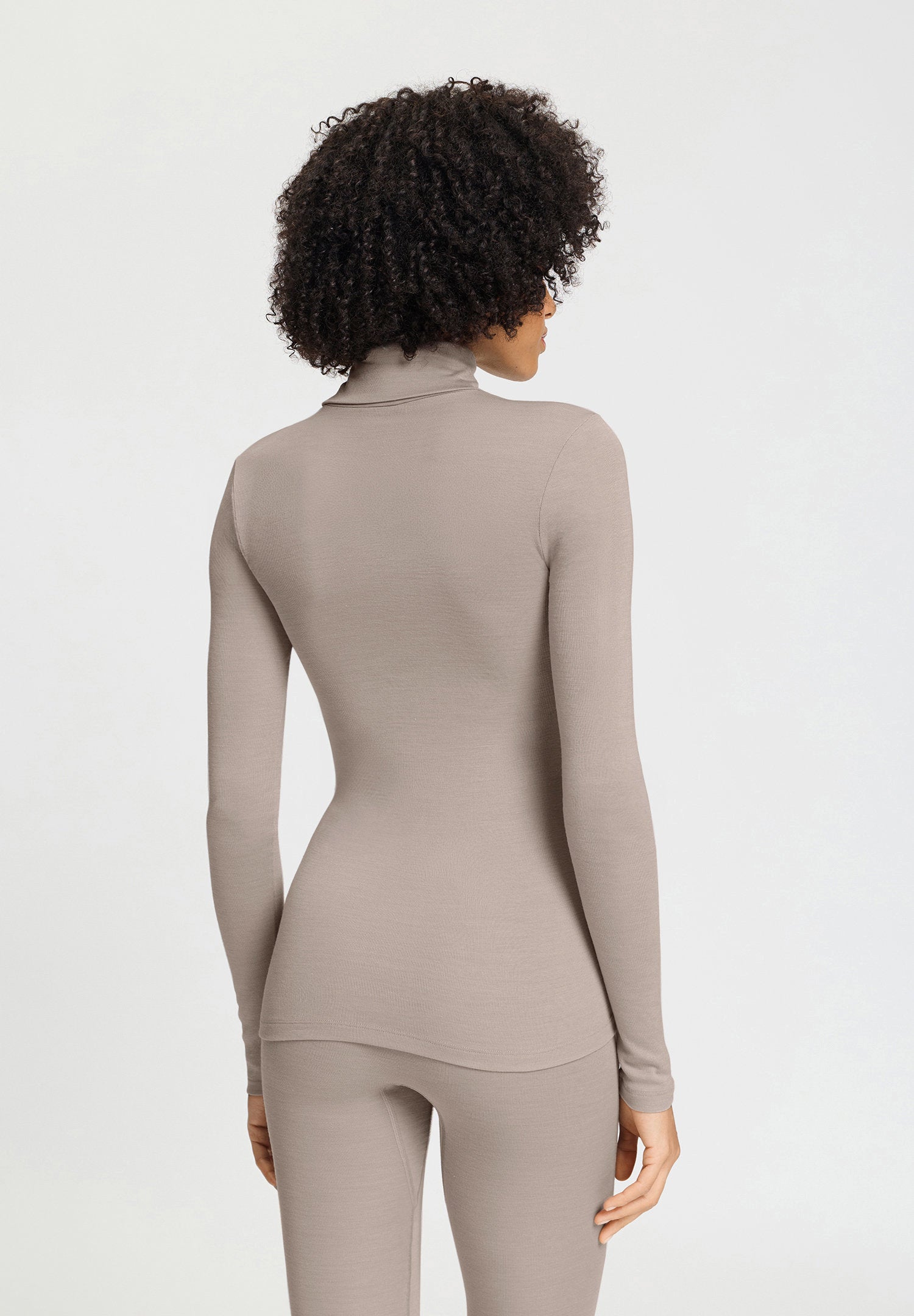 hanro-woolen-silk-rollkragenshirt-rose-grau-wolle-seide image 4