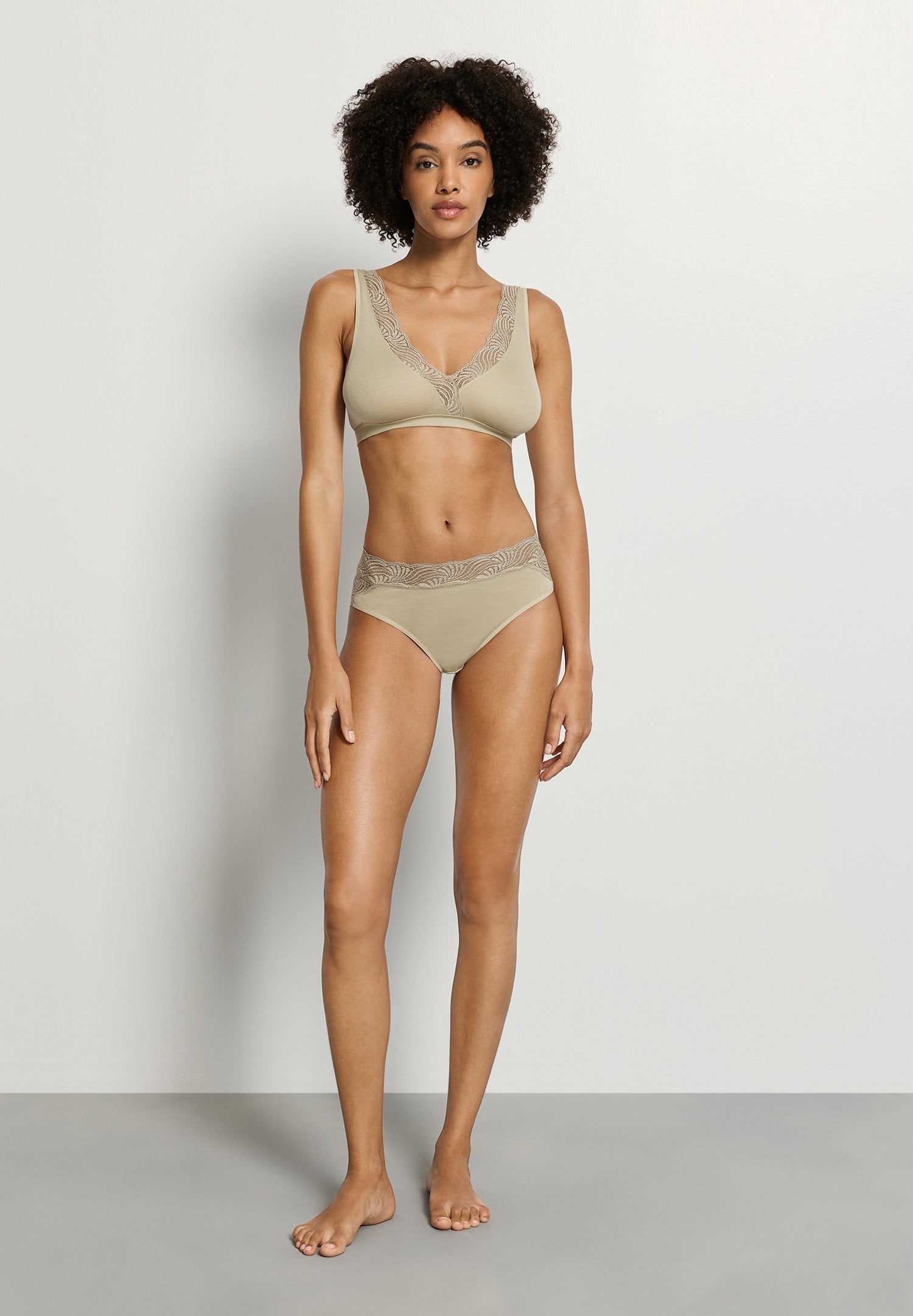 hanro-cotton-delight-soft-cup-bh-olive-stem-baumwolle image 5