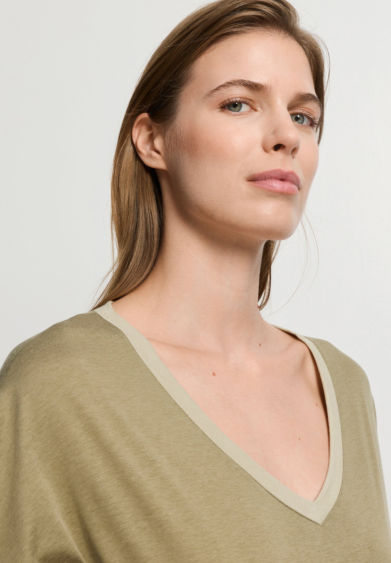 hanro-laura-s-slv-nightdress-85cm-nachthemd-covert-green-modal image 6