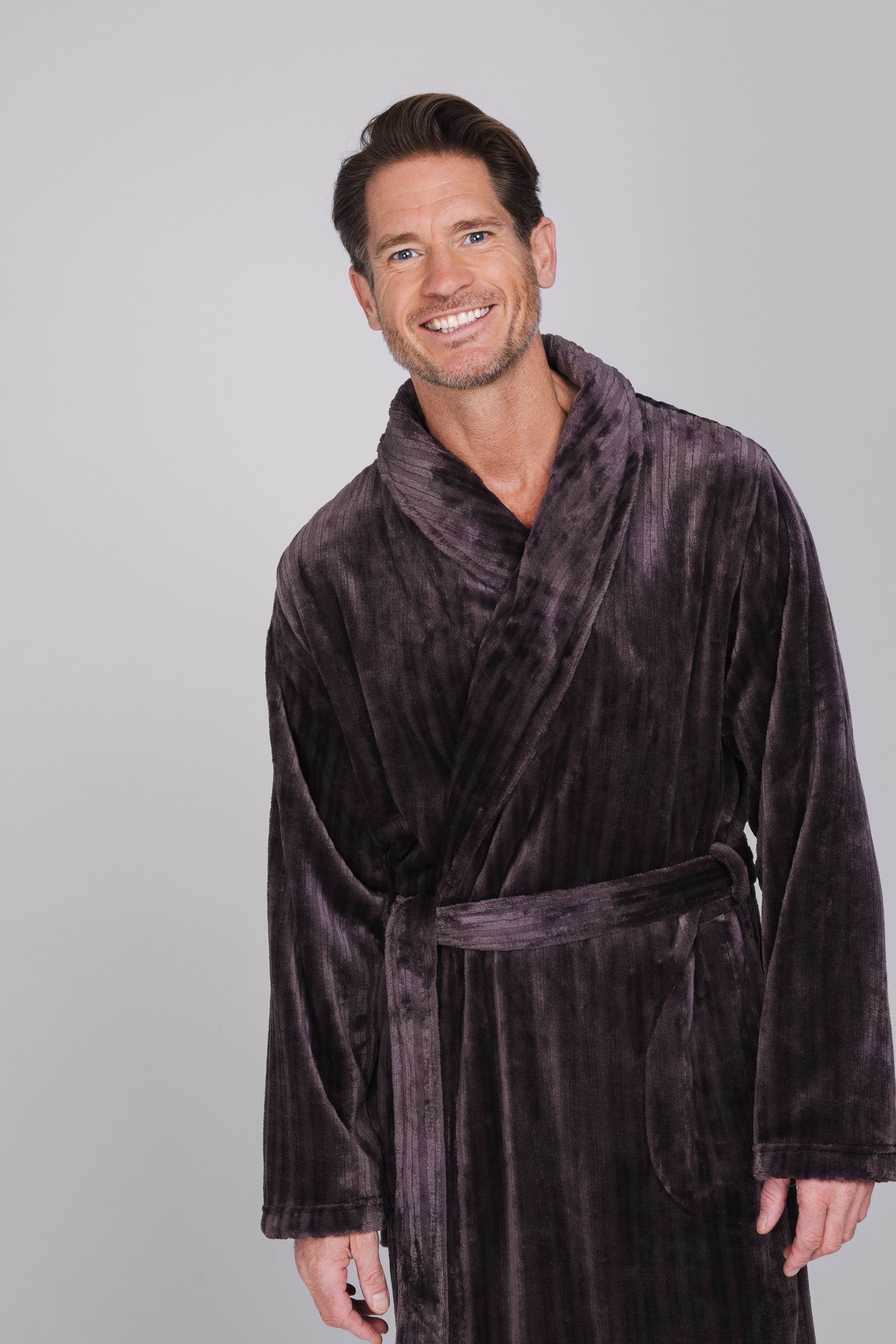 pastunette-urban-essence-bademantel-herren-braun-fleece image 5