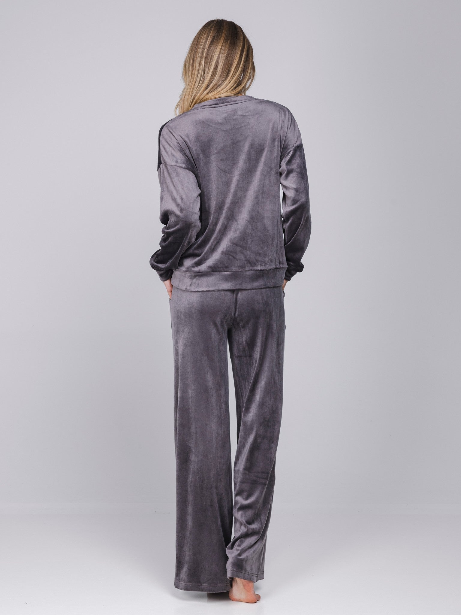 pastunette-myrebelle-grey-harmony-velours-hausanzug-grau-recycelt image 6