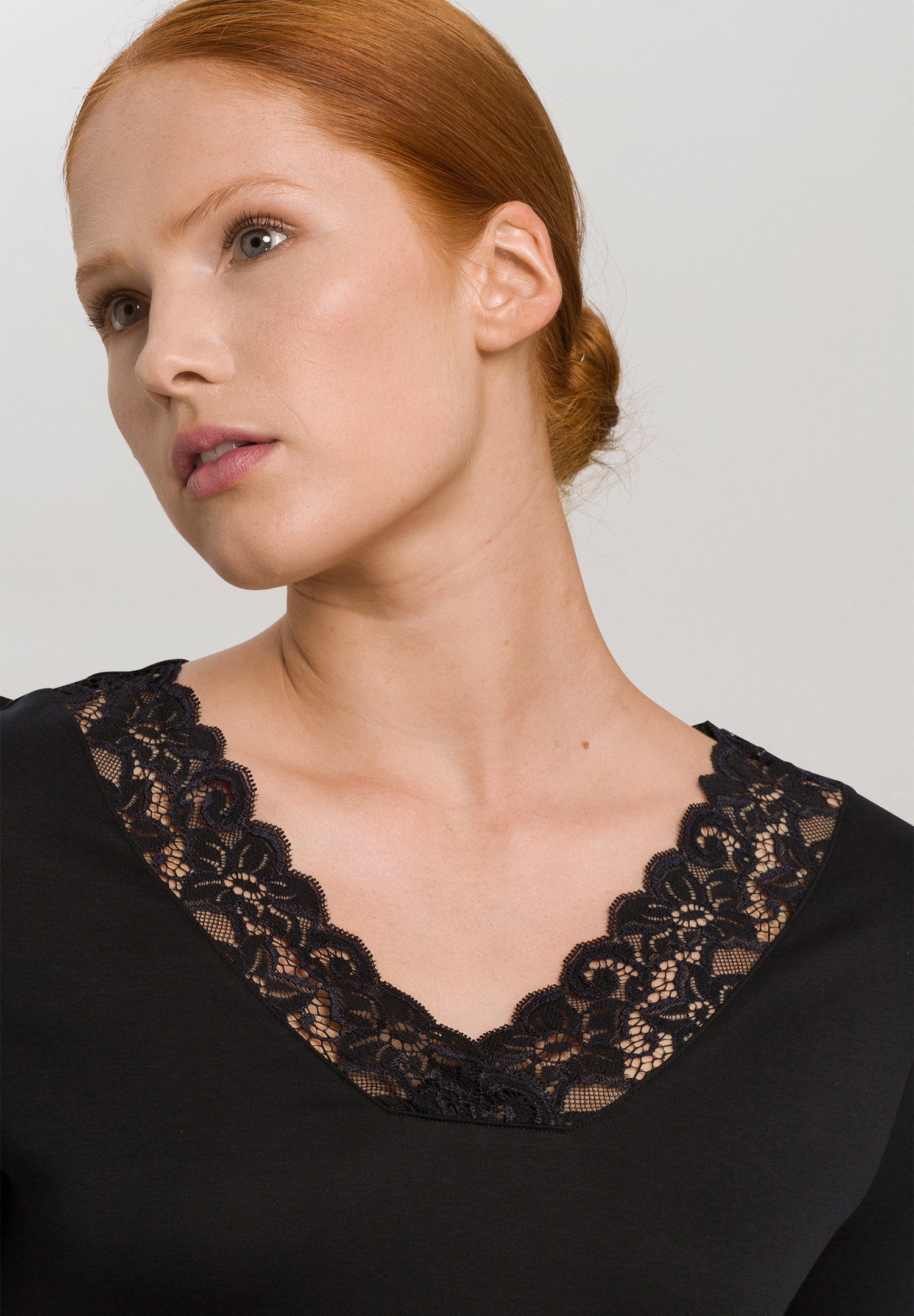hanro-moments-077933-nachthemd-130cm-schwarz-spitze image 5