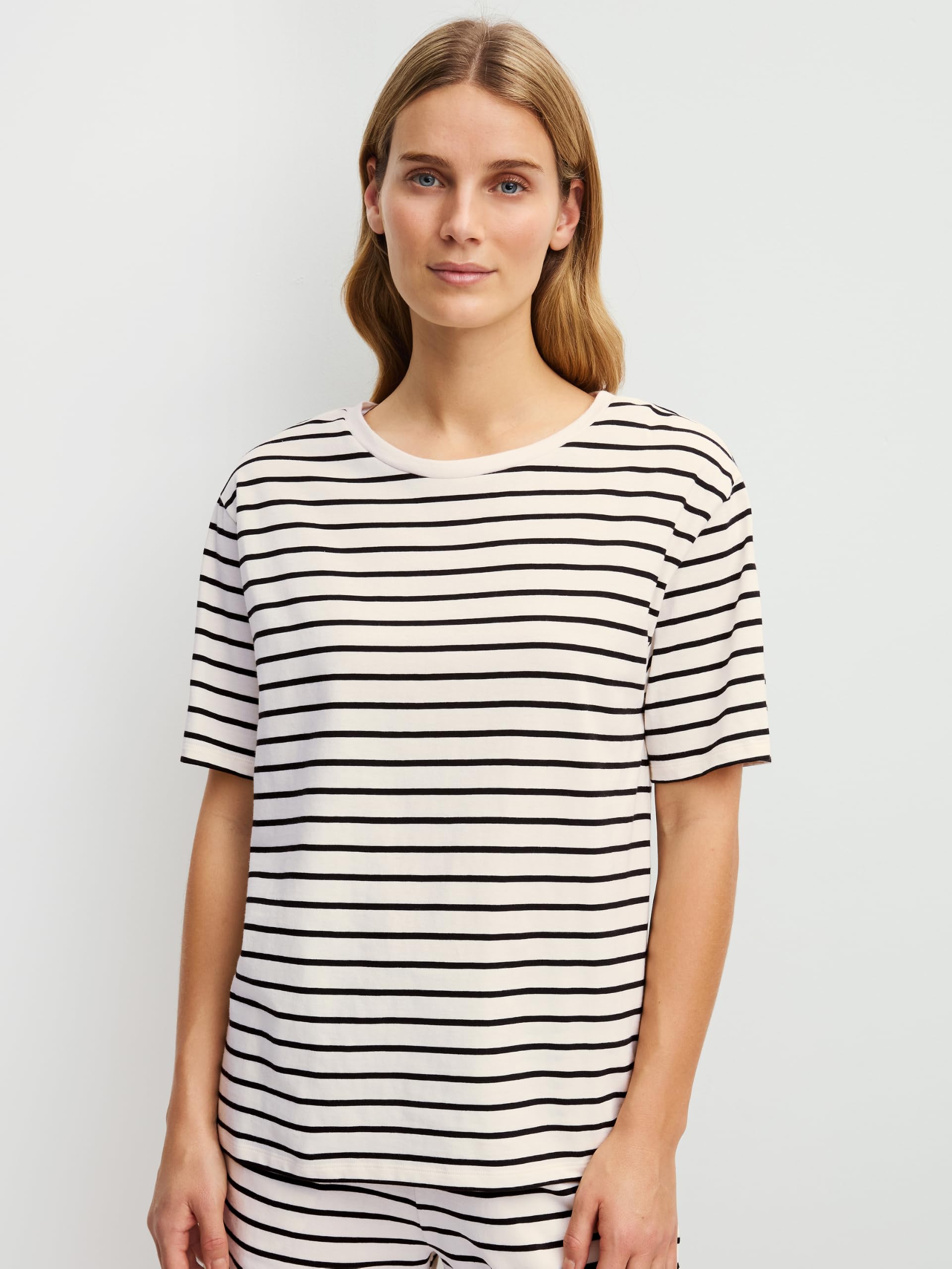 calida-favourites-lounge-t-shirt-damen-48-50-leicht-gestreift image 2