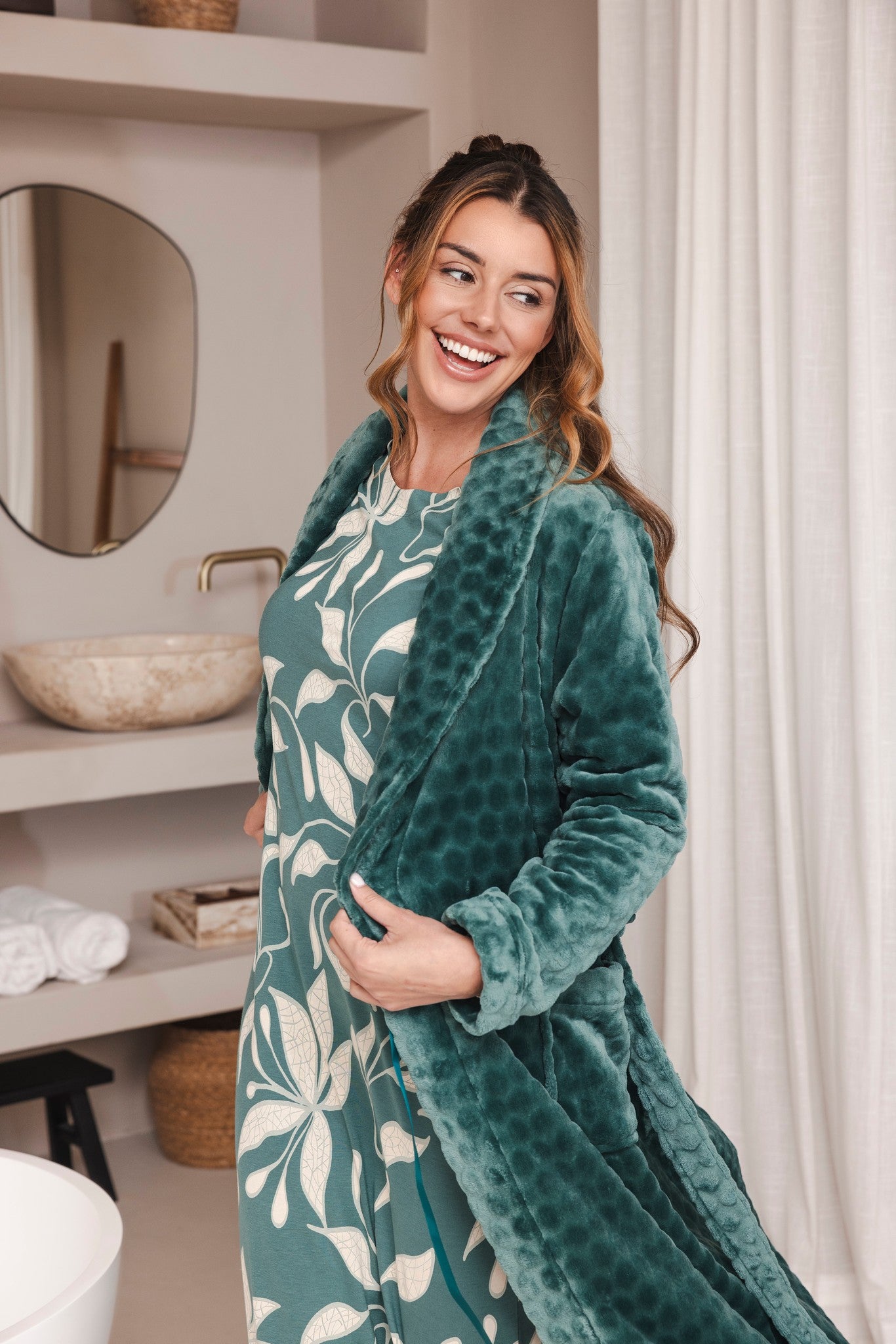 pastunette-nordic-leaf-bademantel-gr-n-fleece-130-cm image 2